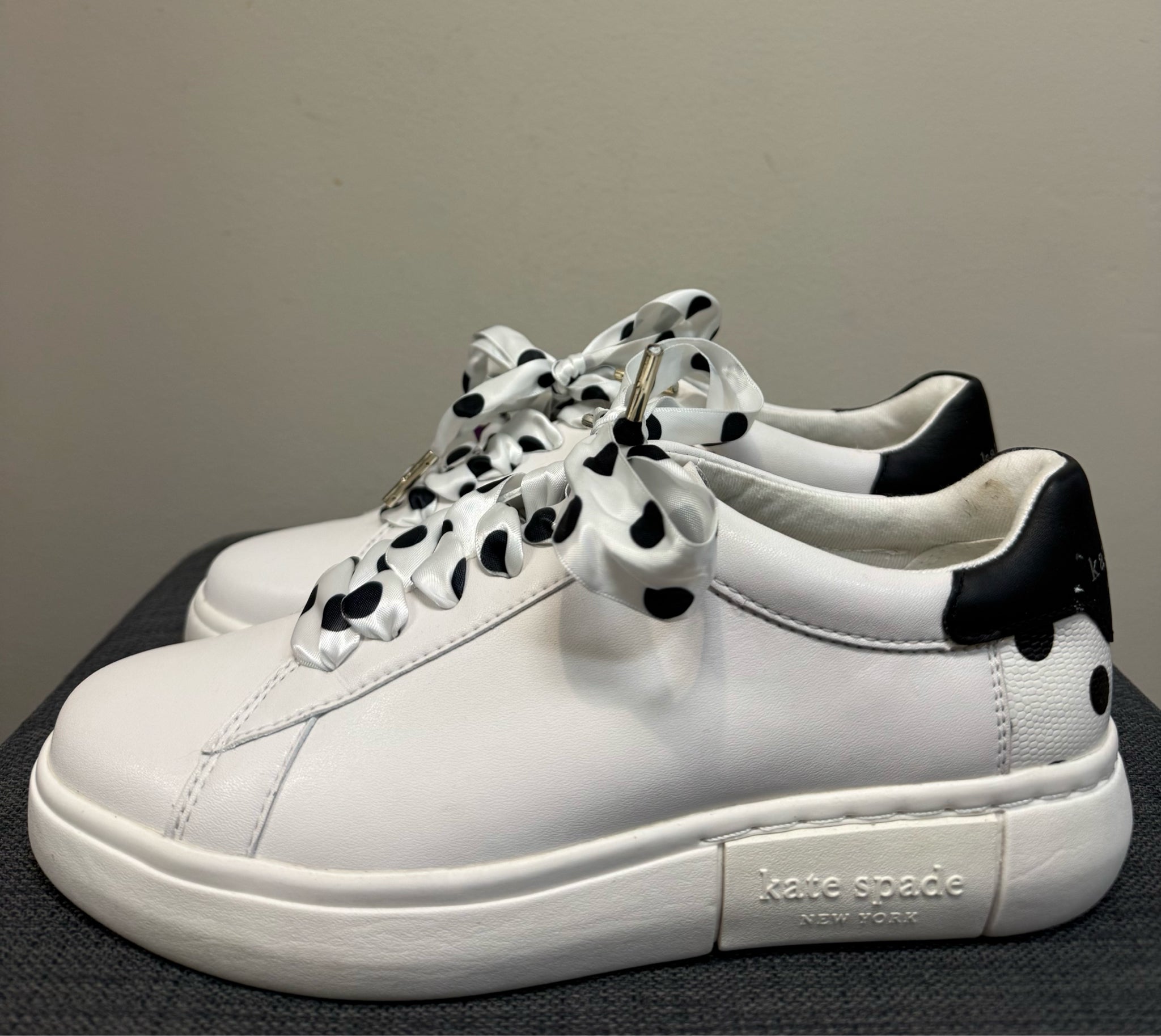 6 KATE SPADE BLACK AND WHITE Sneakers