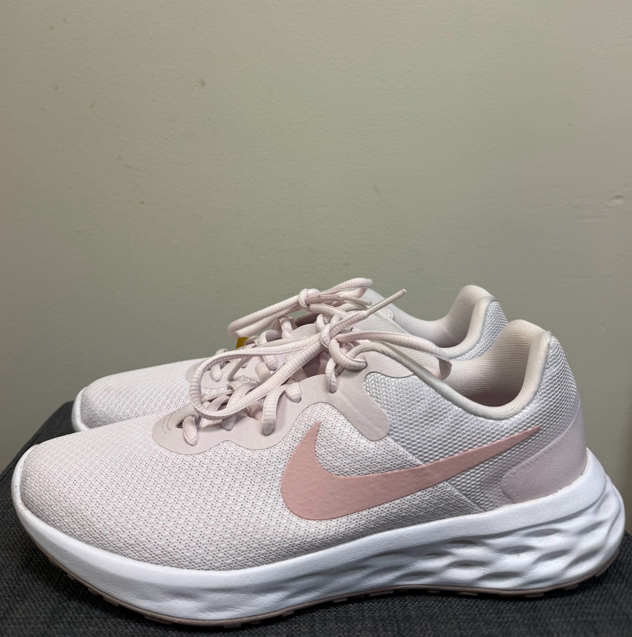 8.5 NIKE Blush Sneakers