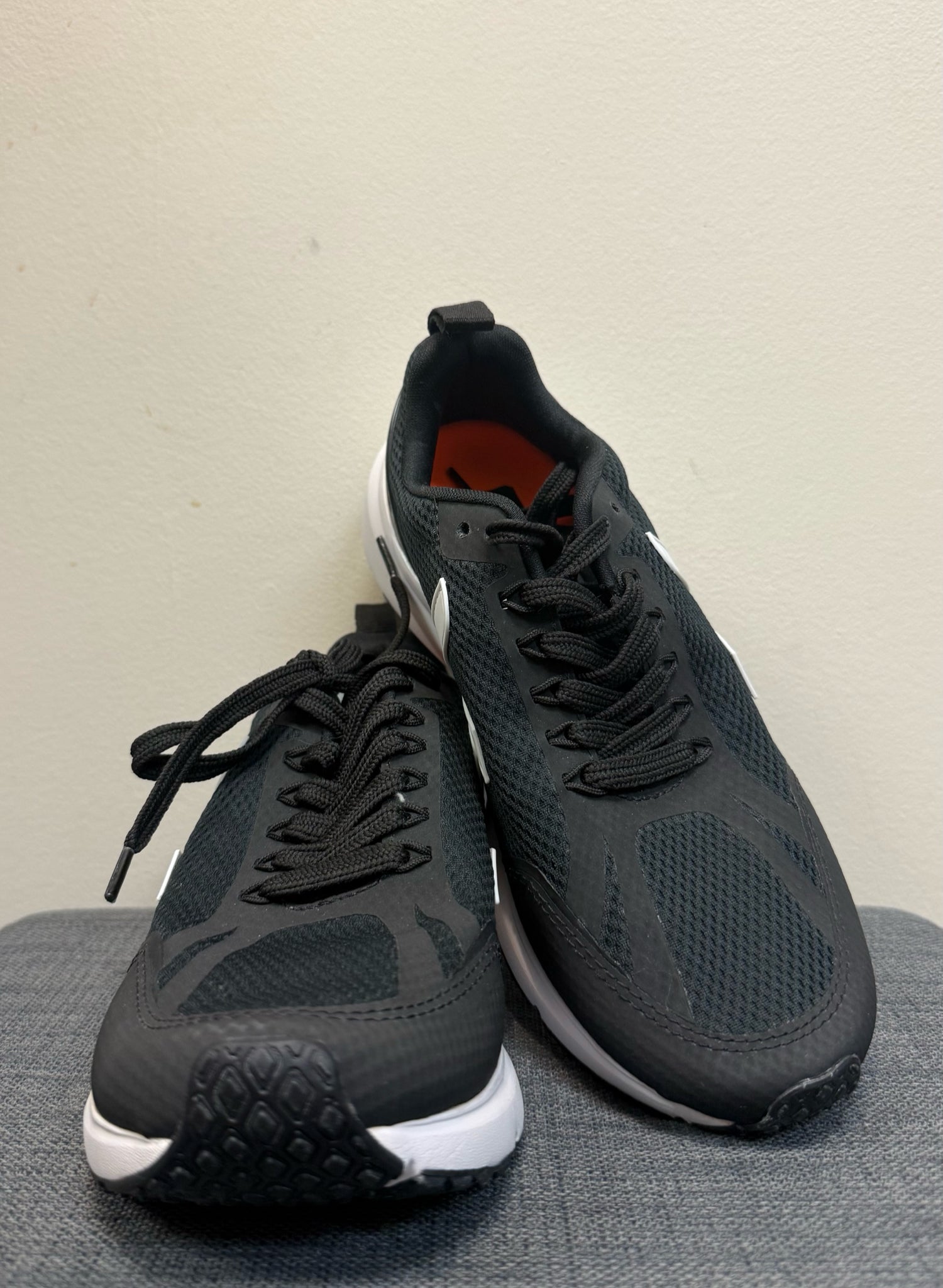 7 VEJA Black Sneakers