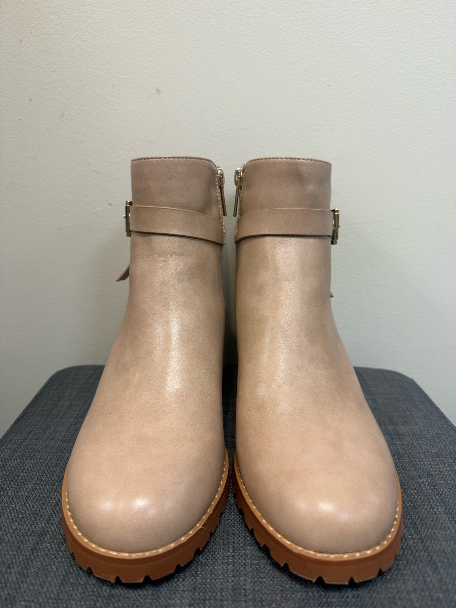 10 CROWN&IVY NEUTRAL Boots