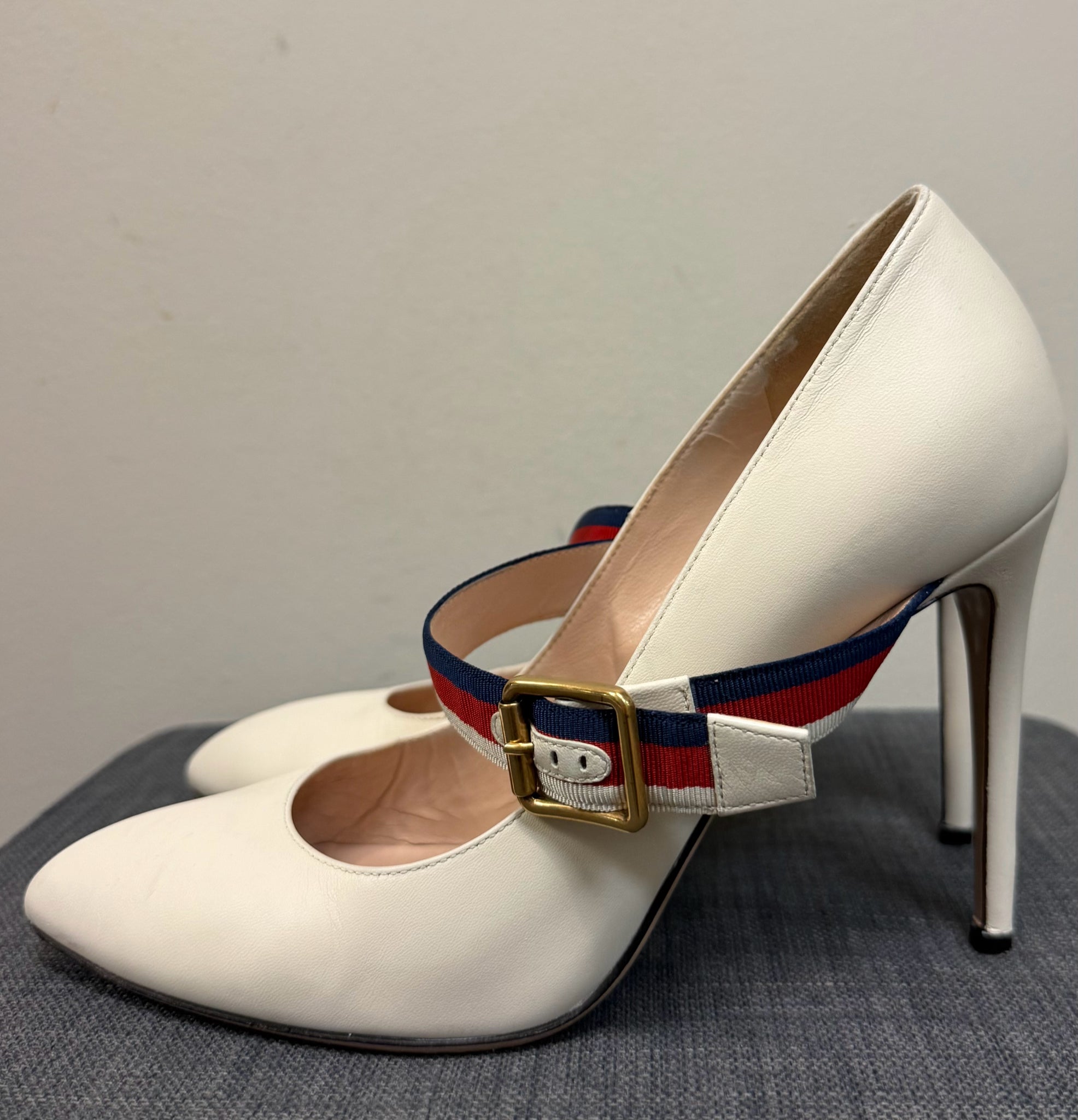 8 GUCCI Cream SHOES