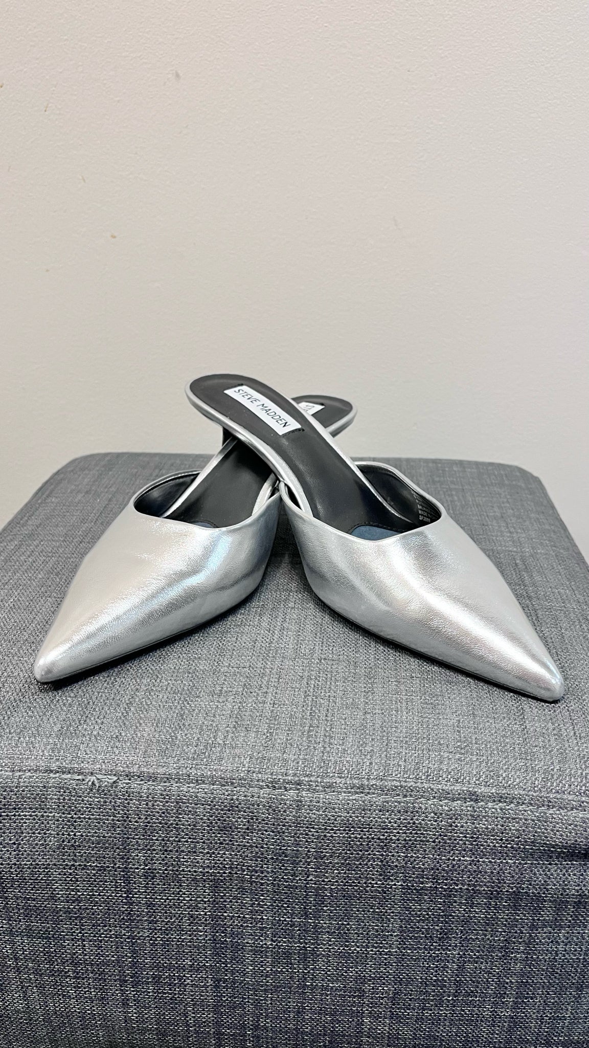 9.5 STEVE MADDEN Silver SHOES