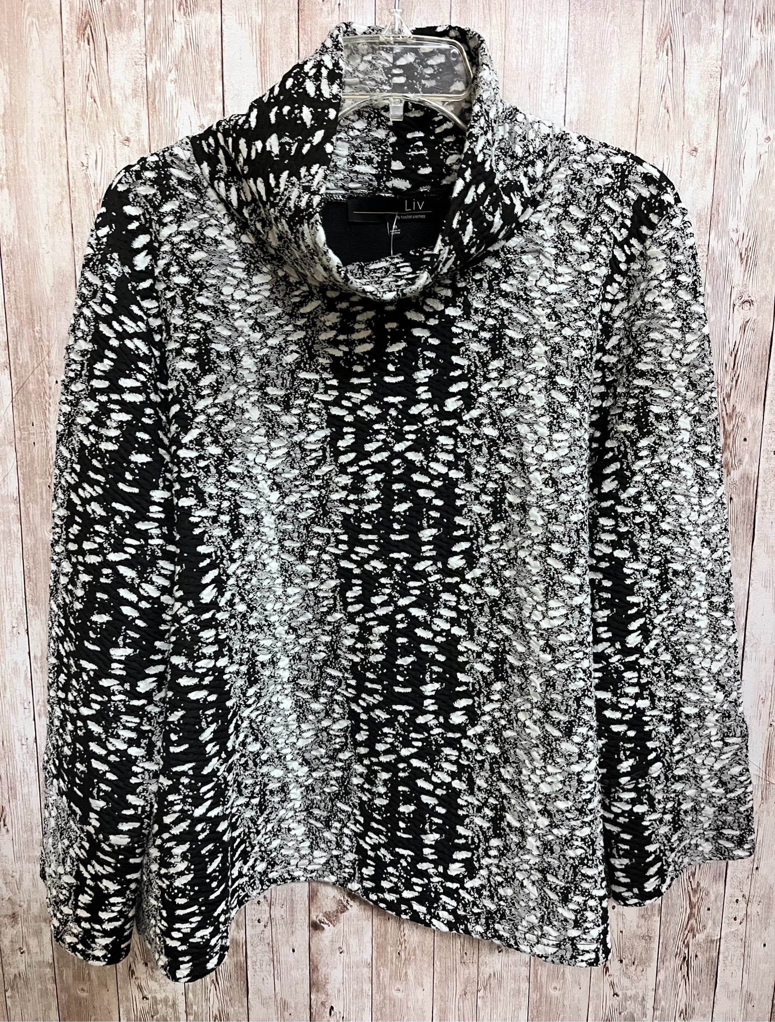 Size M LIV BLACK AND WHITE Sweater