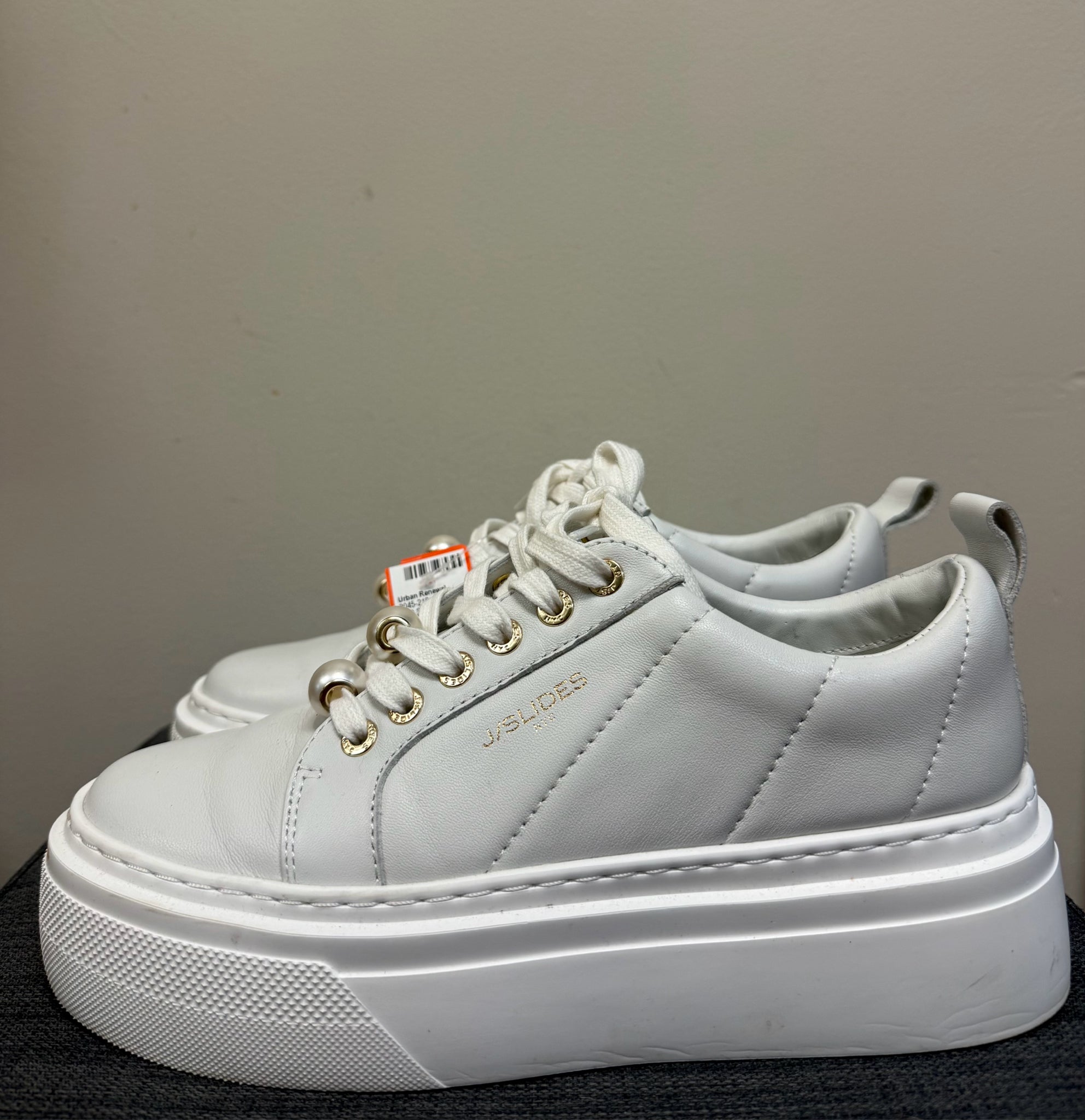 7.5 J SLIDES White SHOES
