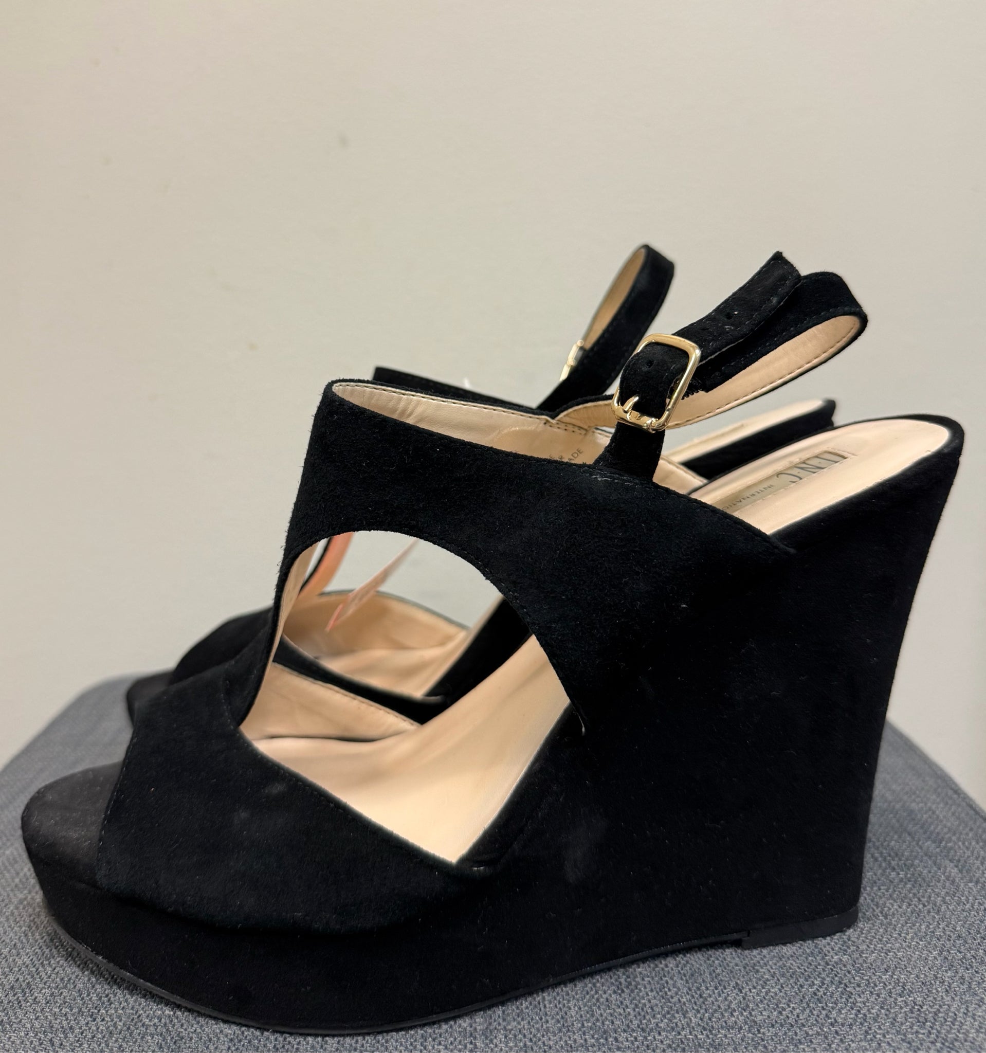10 INC Black Wedges
