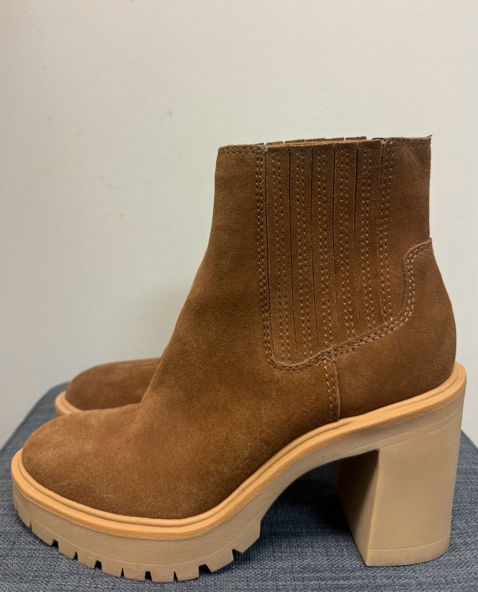 7.5 DOLCE VITA Brown Boots