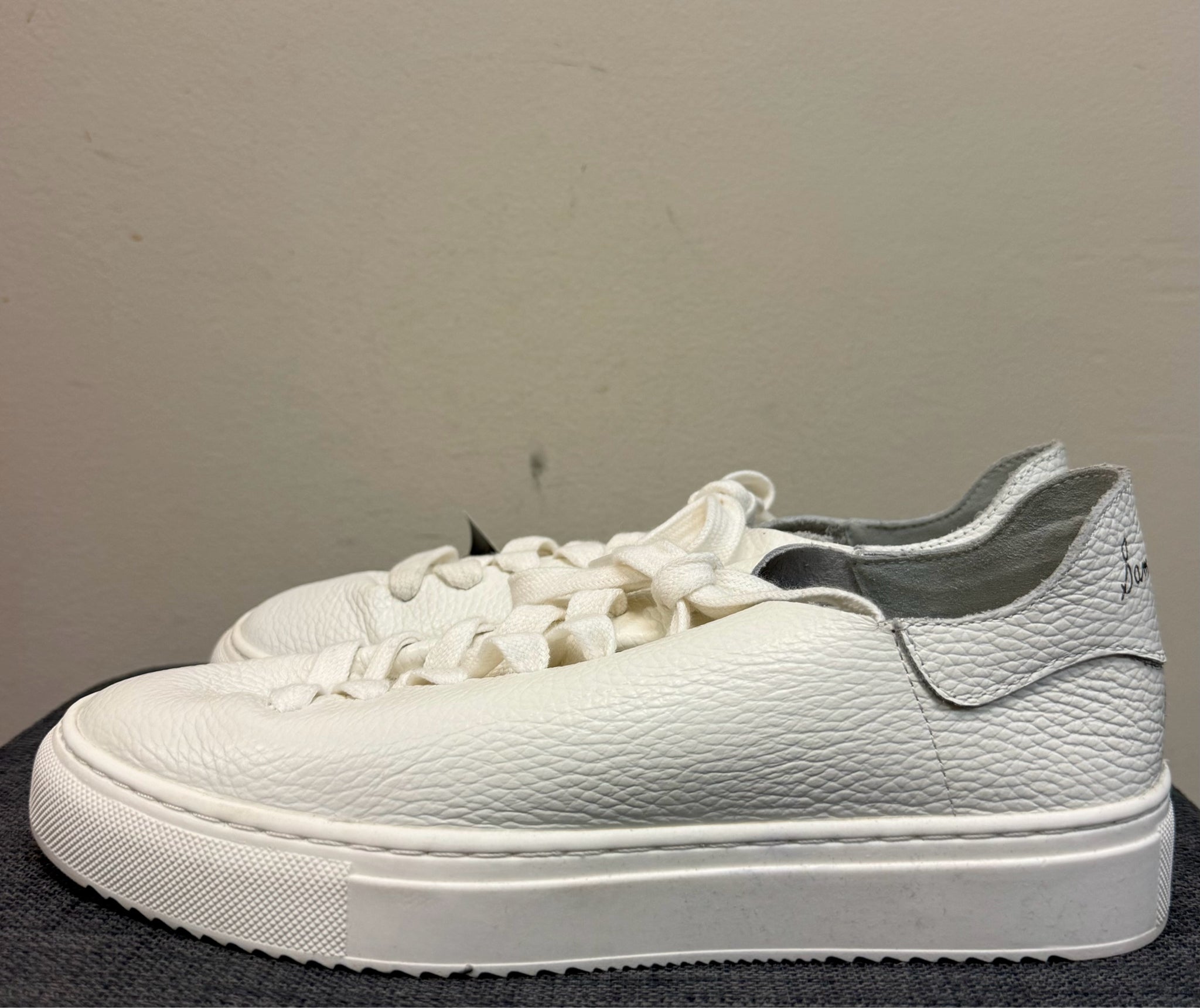 6.5 SAM EDELMAN WHITE LEATHER Sneakers