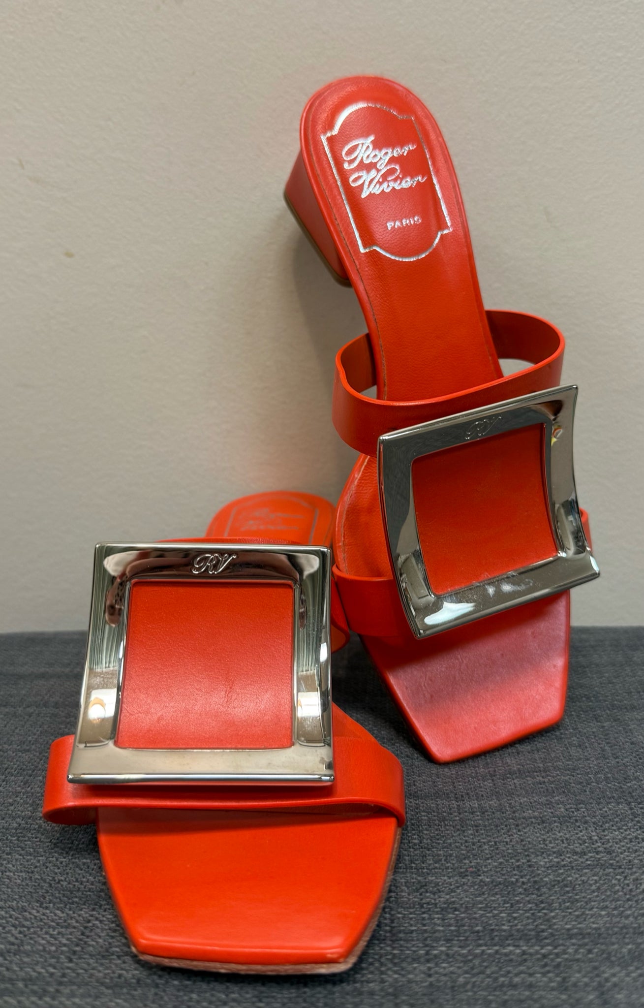 5.5 ROGER VIVIER Orange Sandals