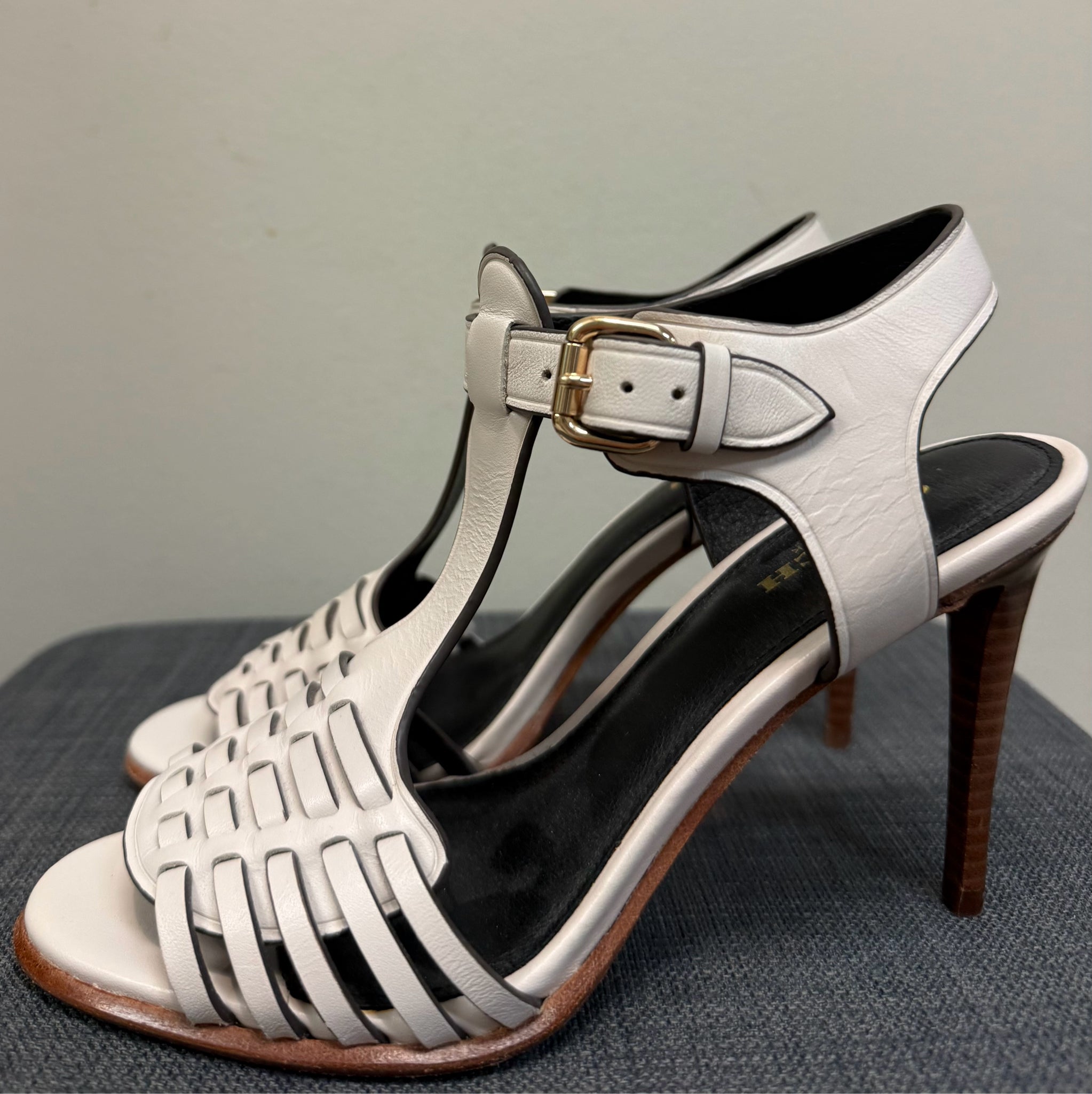 6 COACH White Sandals