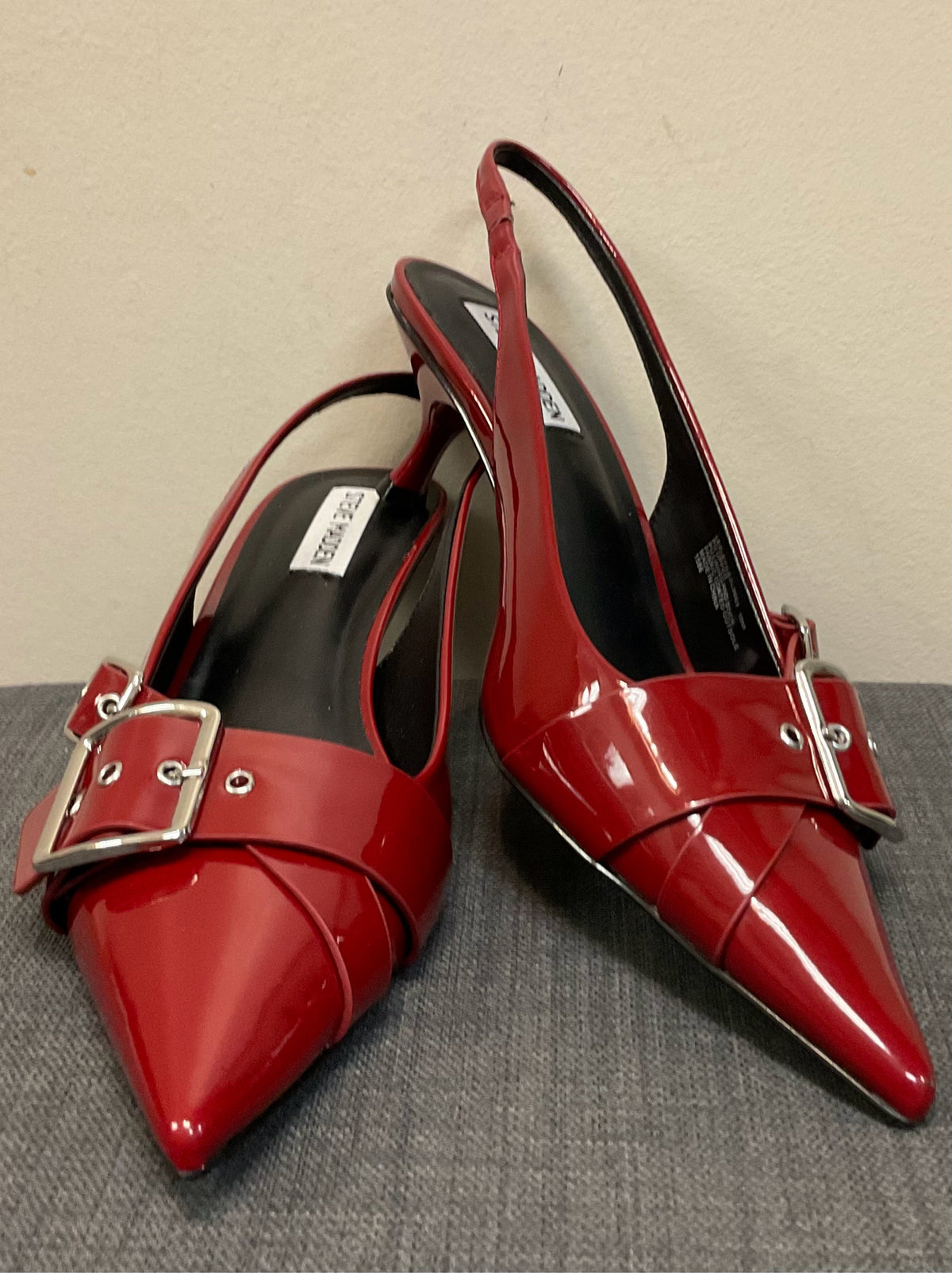 10 STEVE MADDEN red patent SHOES