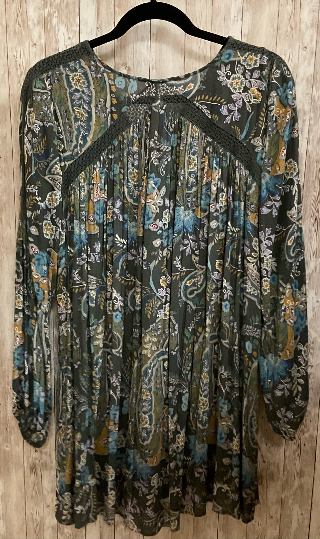 Size M FREE PEOPLE Olive Print Top