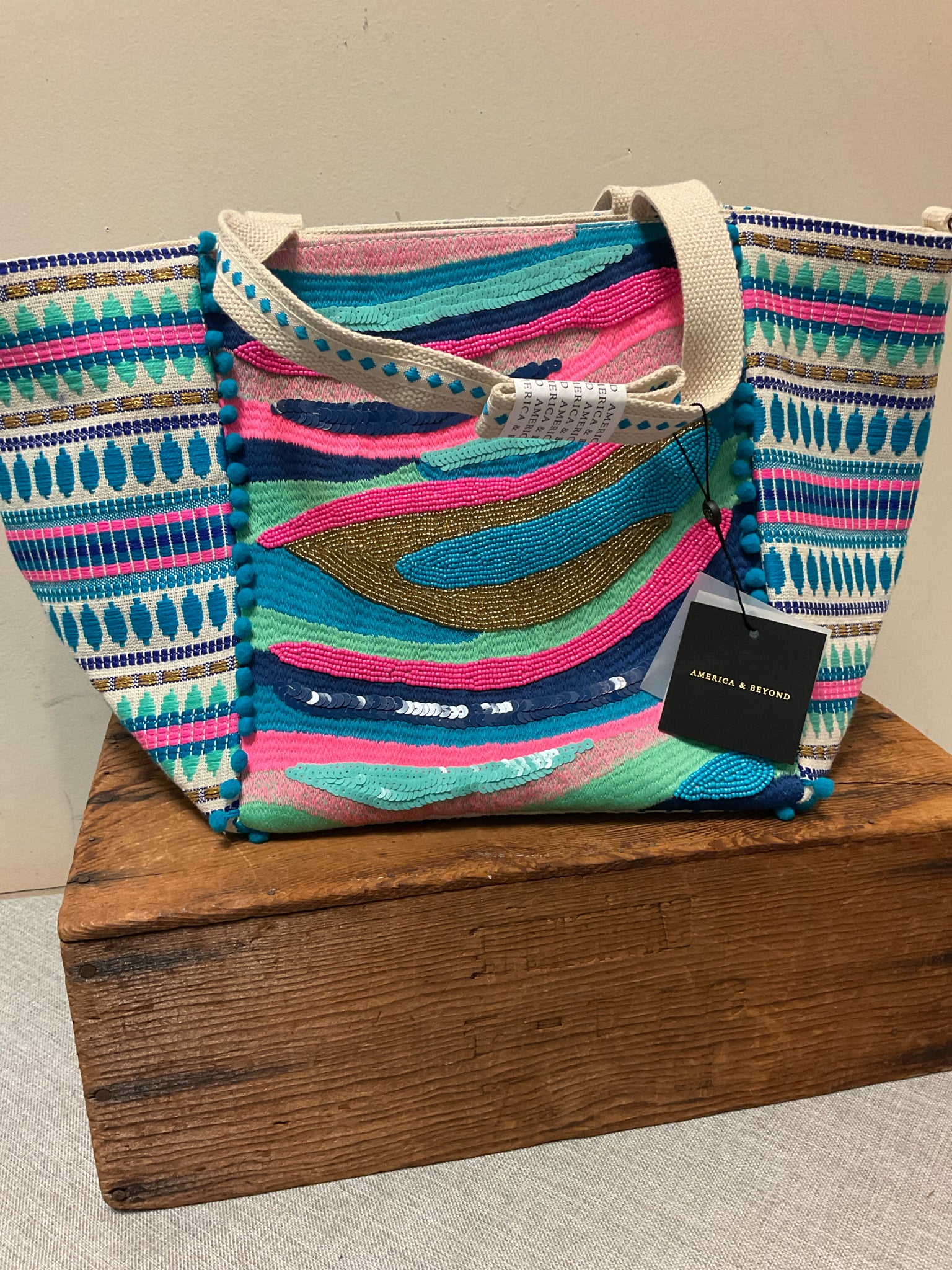 AMERICA & BEYOND Purse