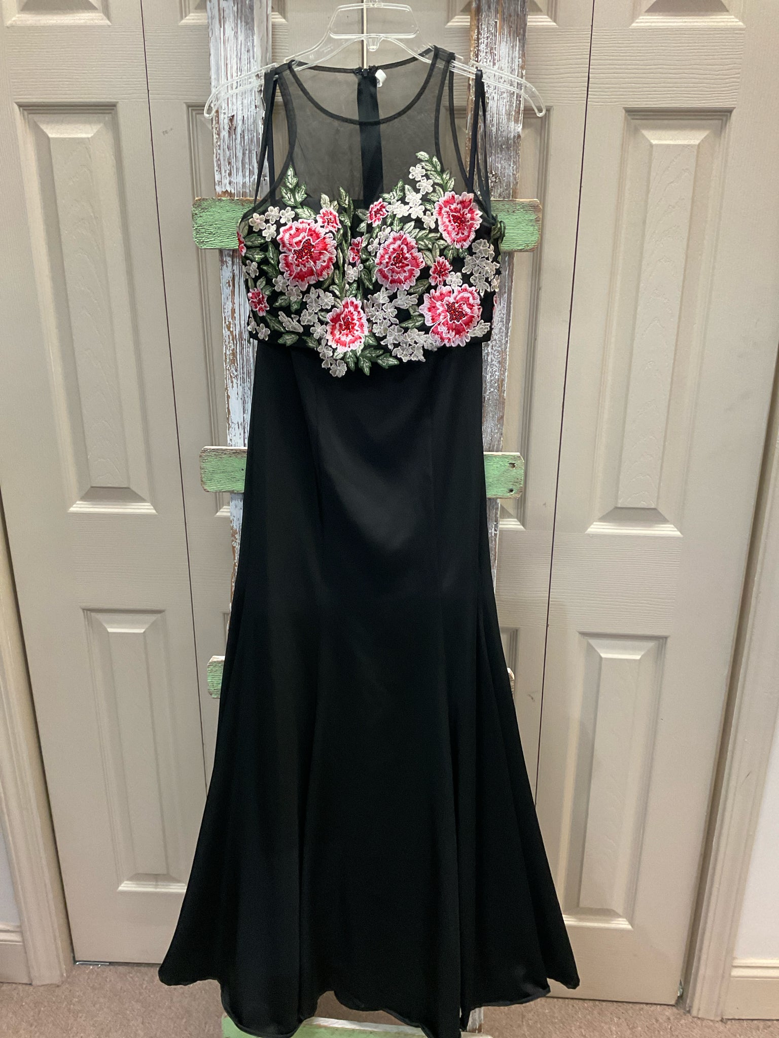 Size XS DANCING QUEEN BLACK FLORAL Dress