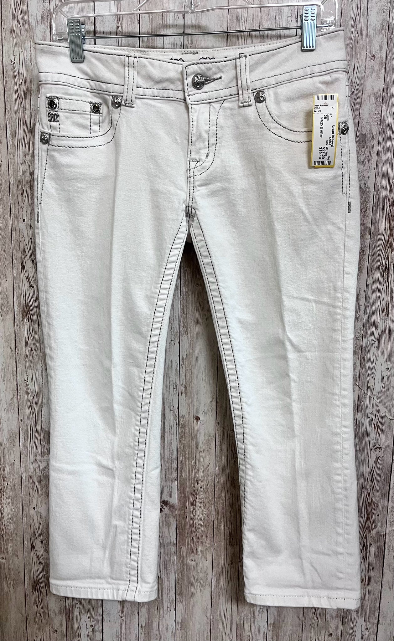 MISS ME Size 28 WHITE DENIM Capris