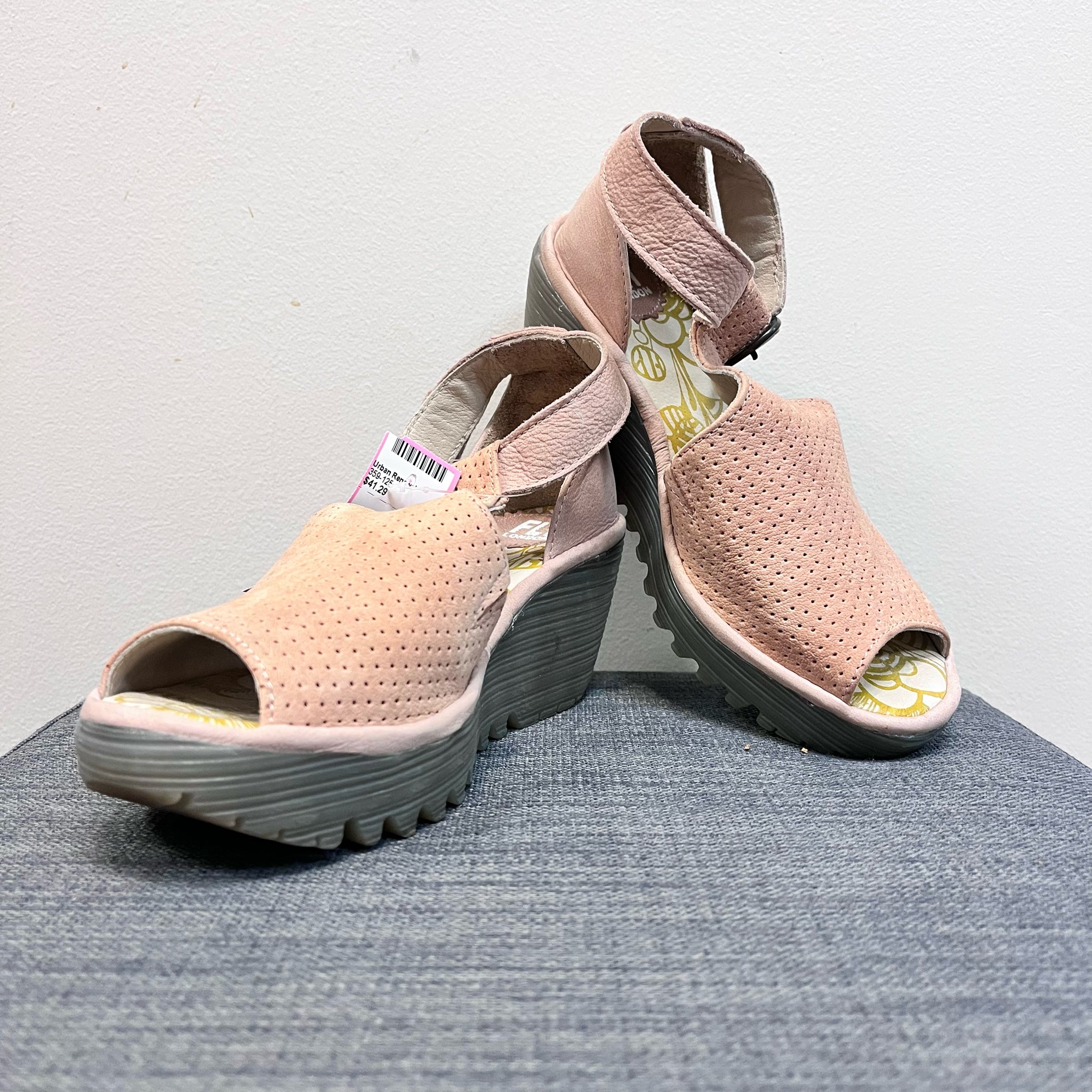 5.5 FLY LONDON Red Wedges