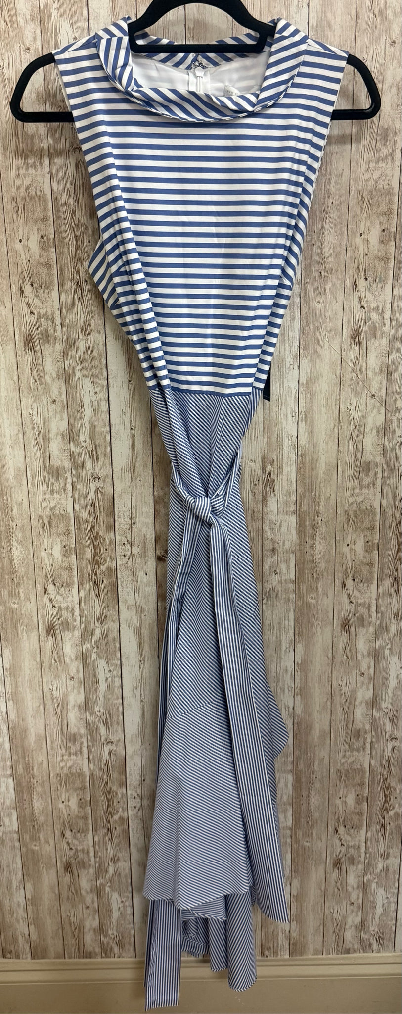 Size 10 NEW YORK & COMPANY BLUE AND WHITE Dress