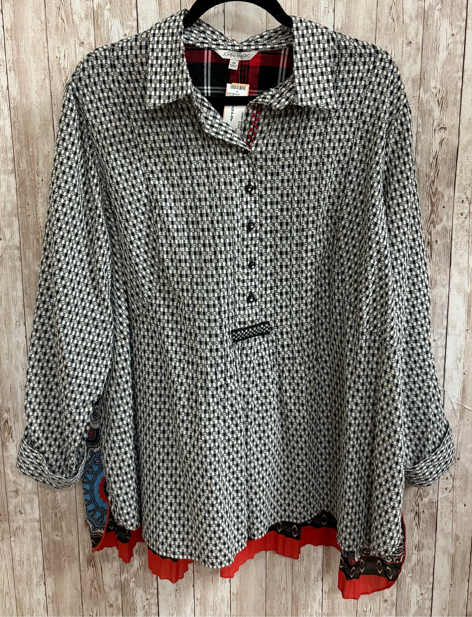 Size 1X JOHN MARK BLACK&WHITE Top