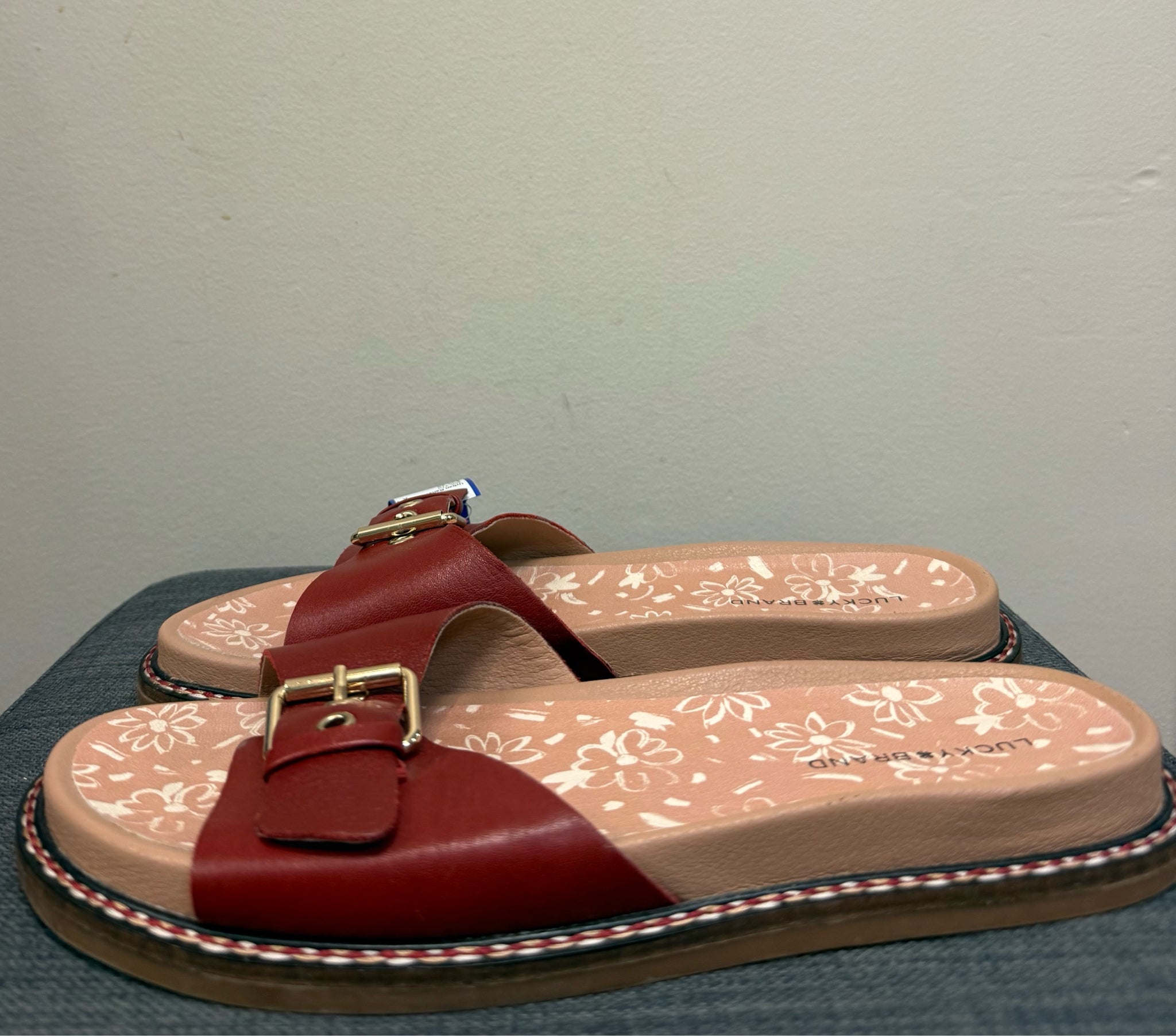 8 LUCKY BRAND Red Sandals