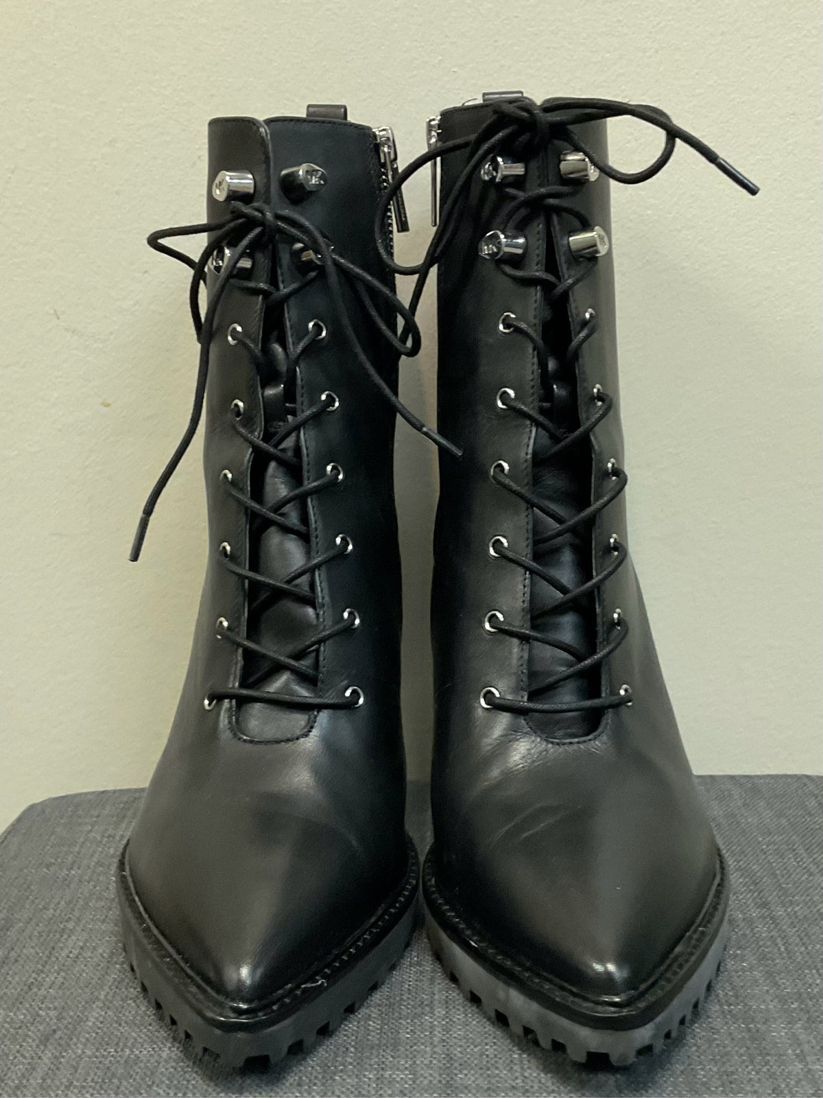 10 MICHAEL KORS Black Boots