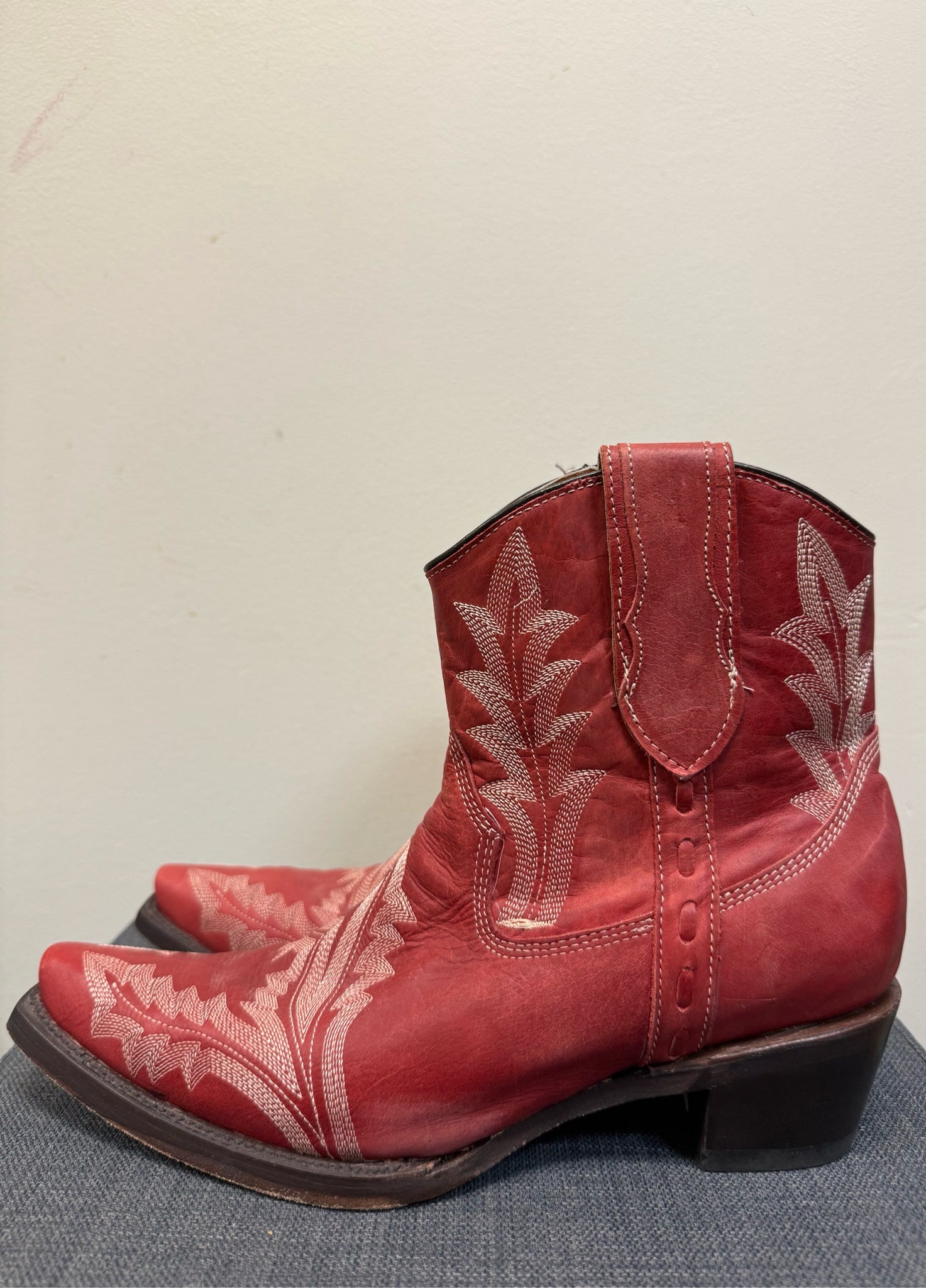 9 CIRCLE G Red Boots