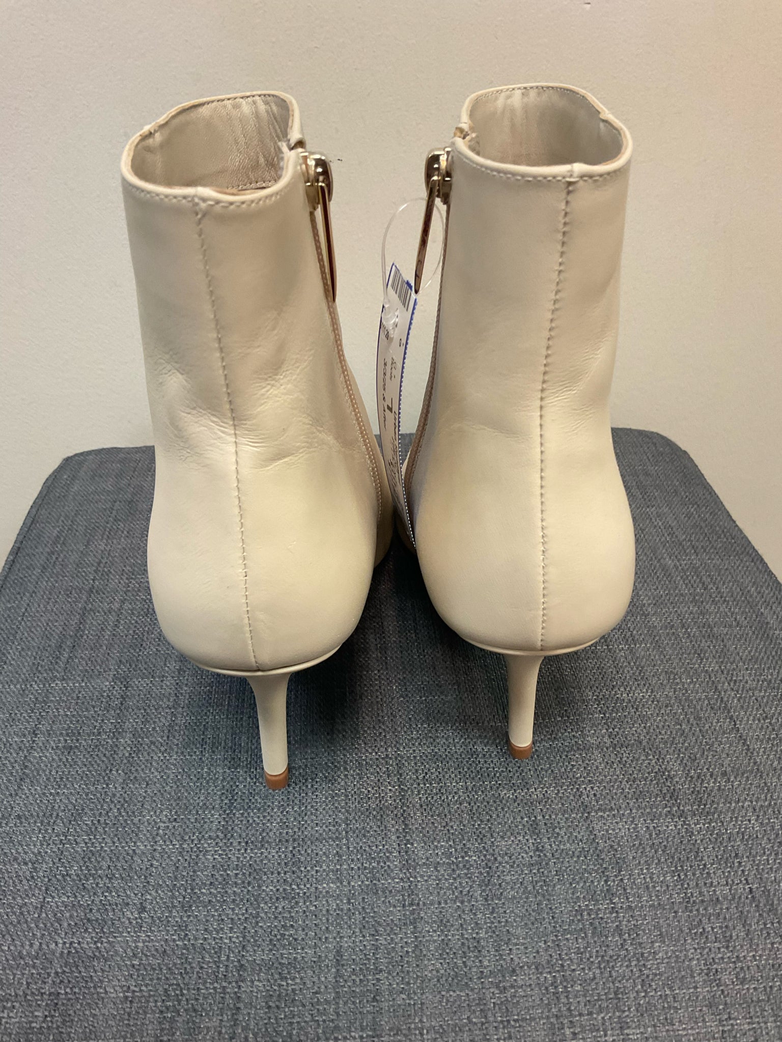 L'AGENCE 7 Cream Boots