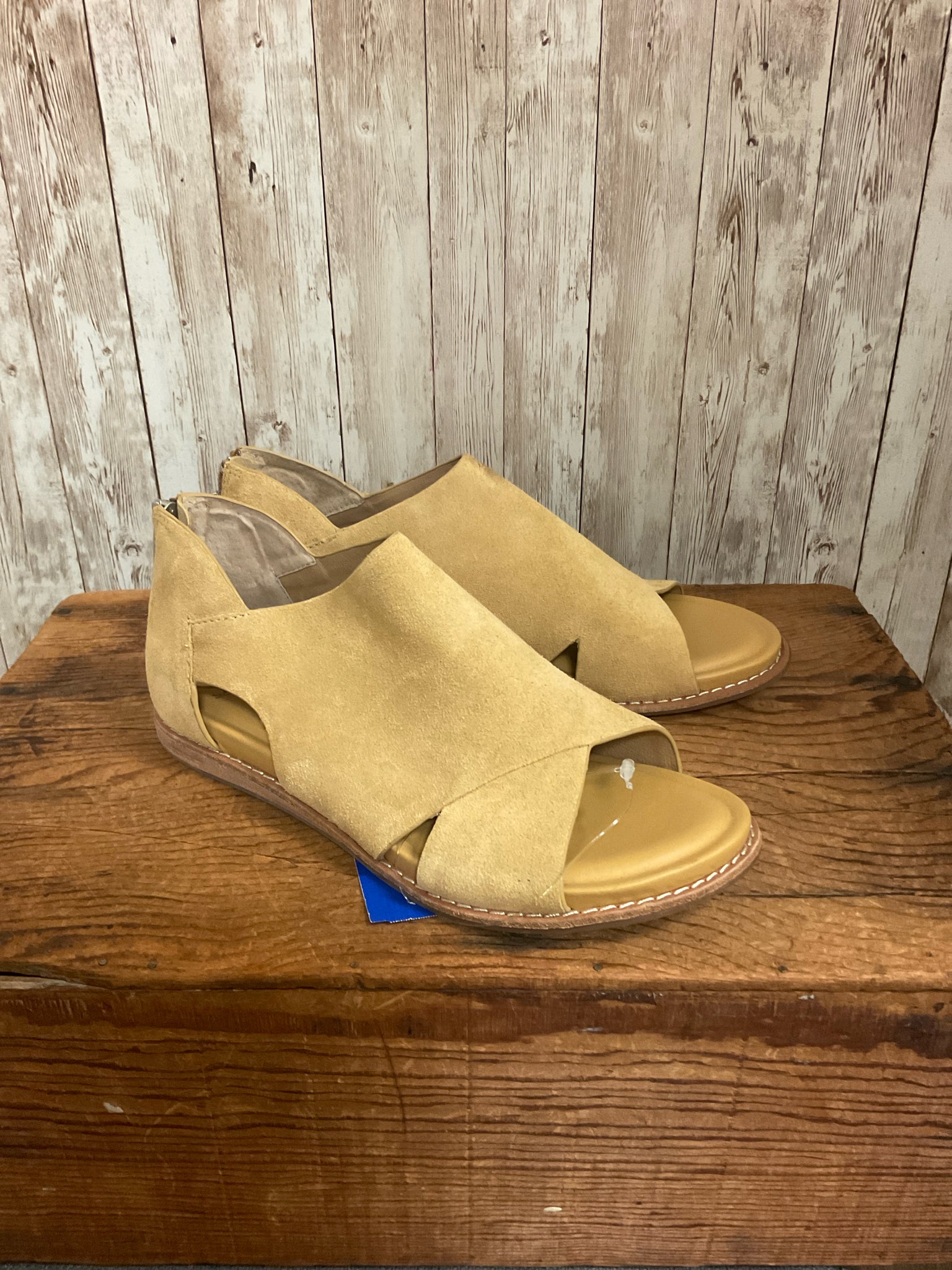 8 SOFFT Tan SHOES