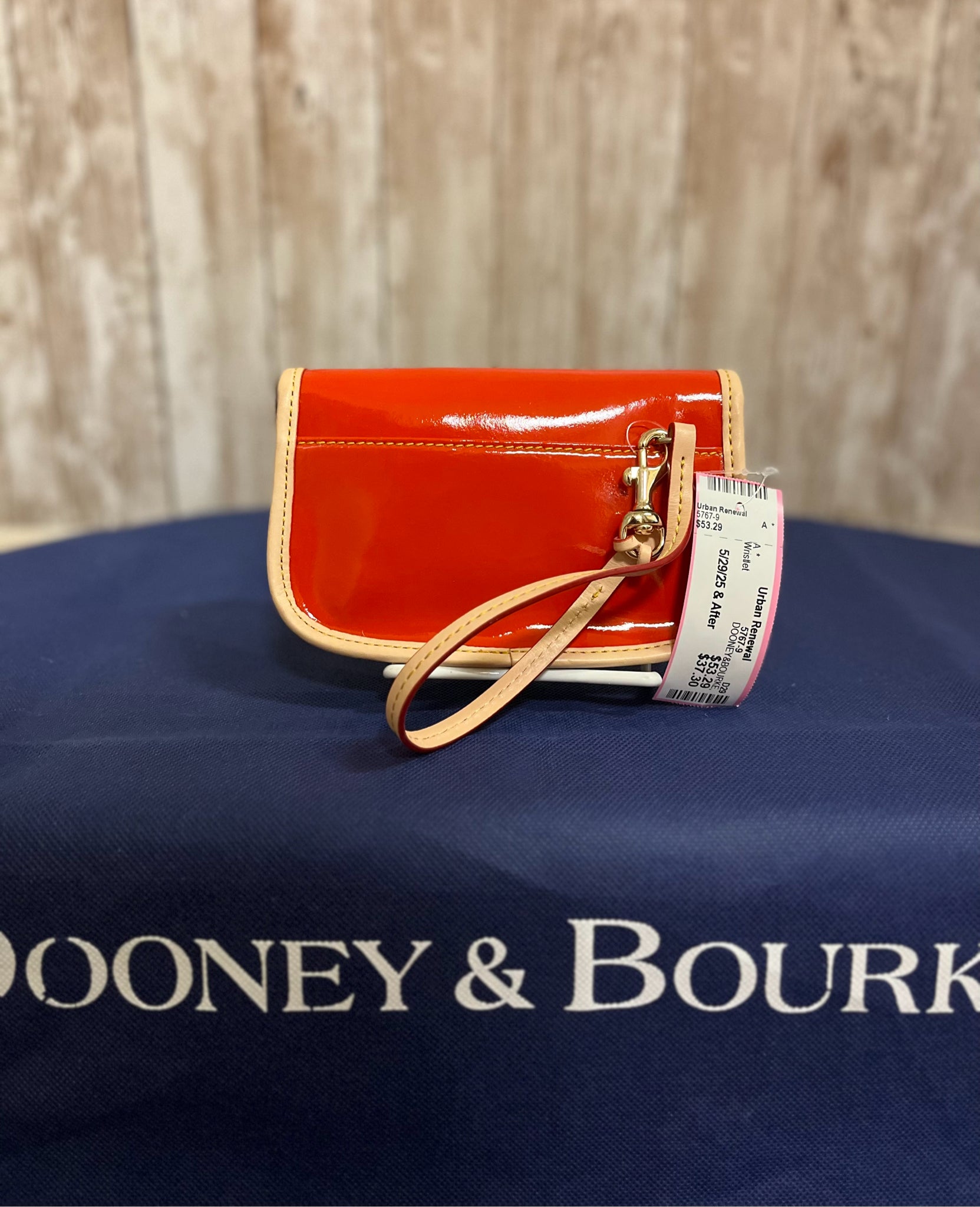 DOONEY&BOURKE Wristlet