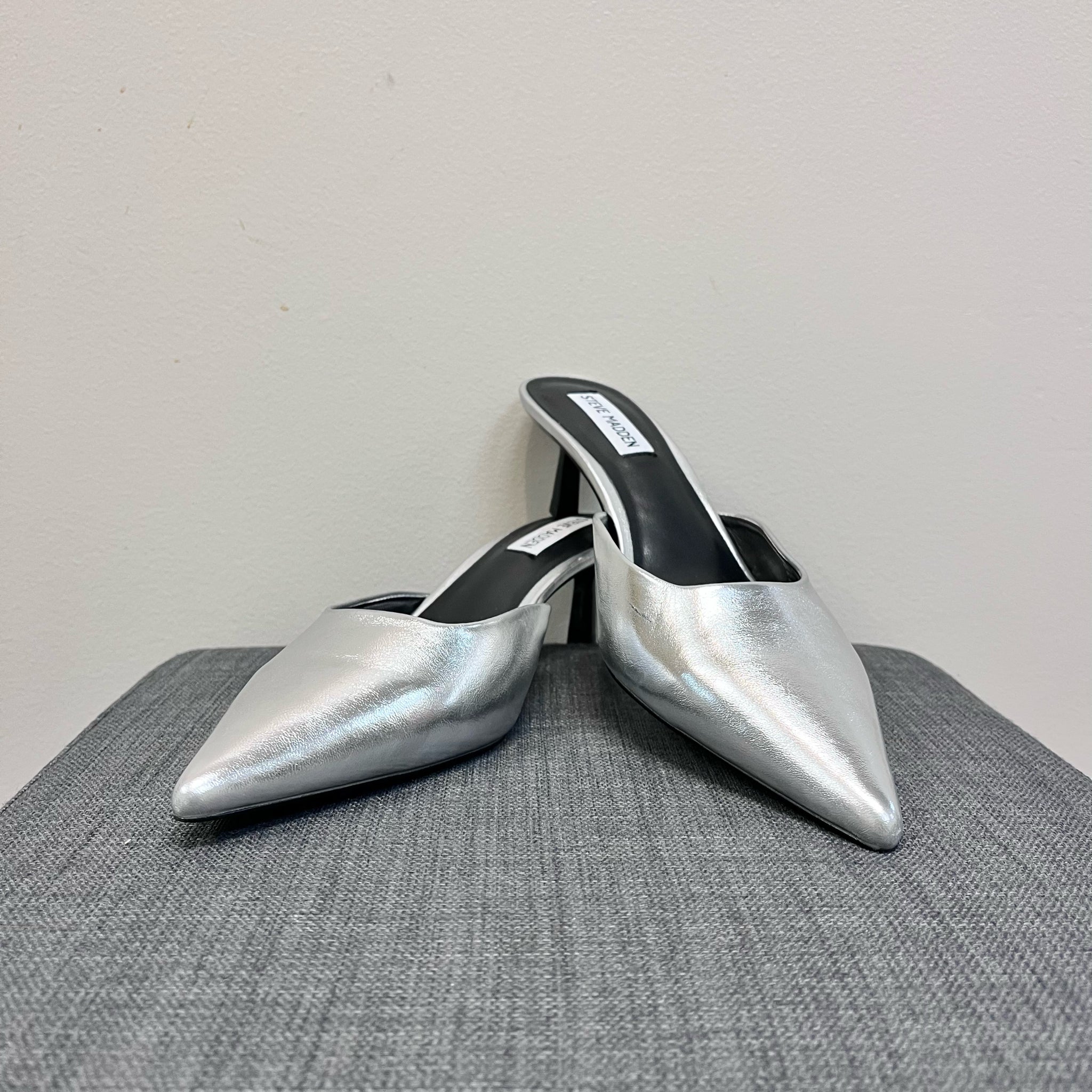9.5 STEVE MADDEN Silver SHOES