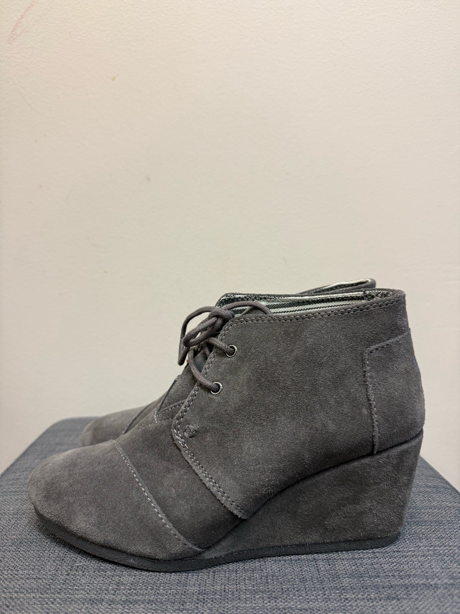 7 TOMS GREY Boots