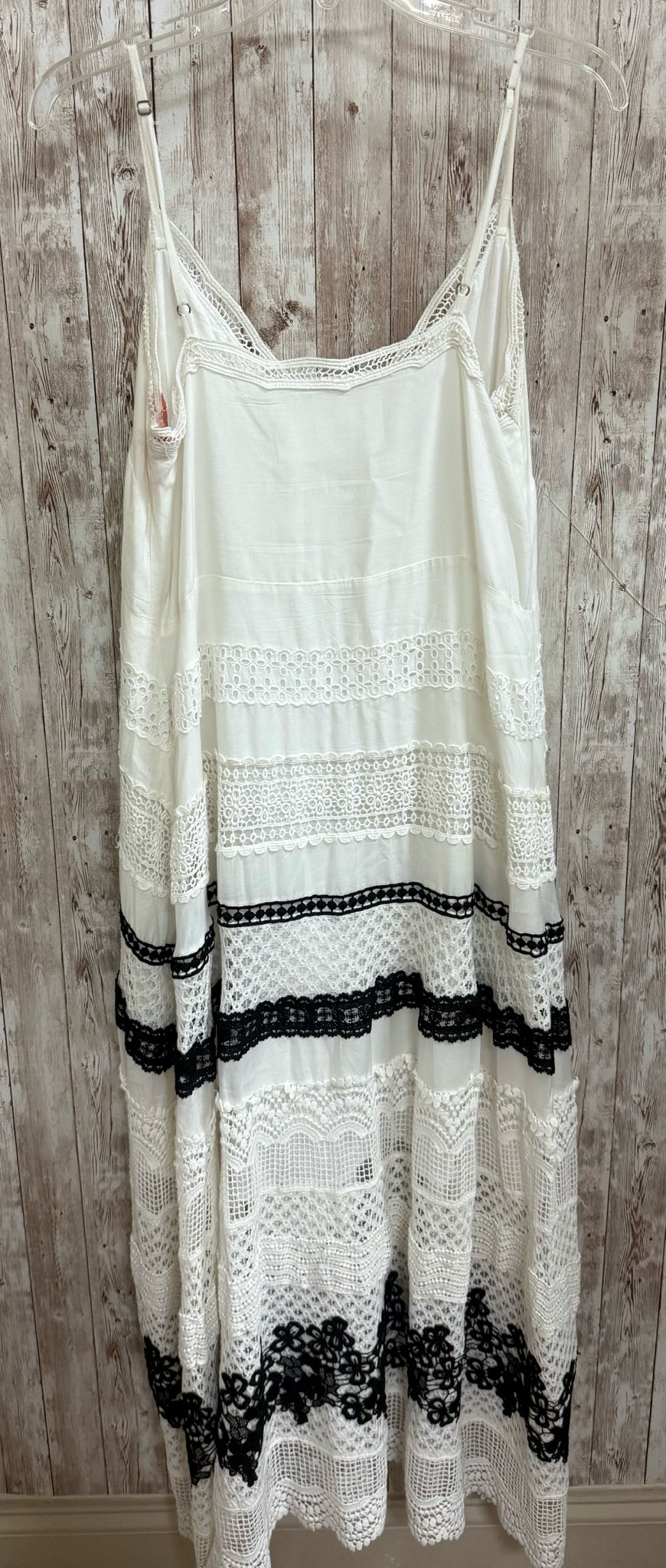 Size M ANTHROPOLOGIE White and Black Dress