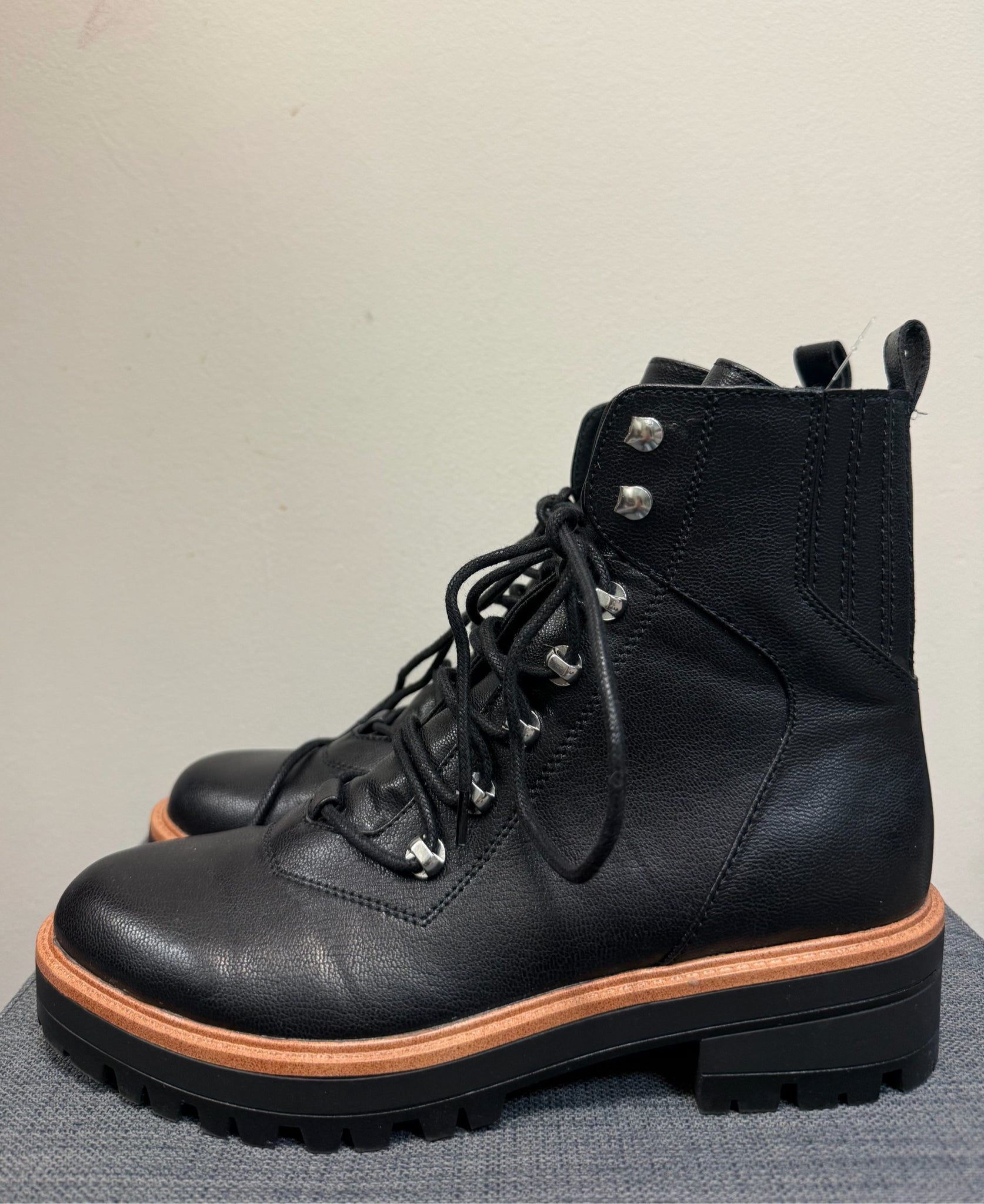 8.5 NINE WEST Black Boots