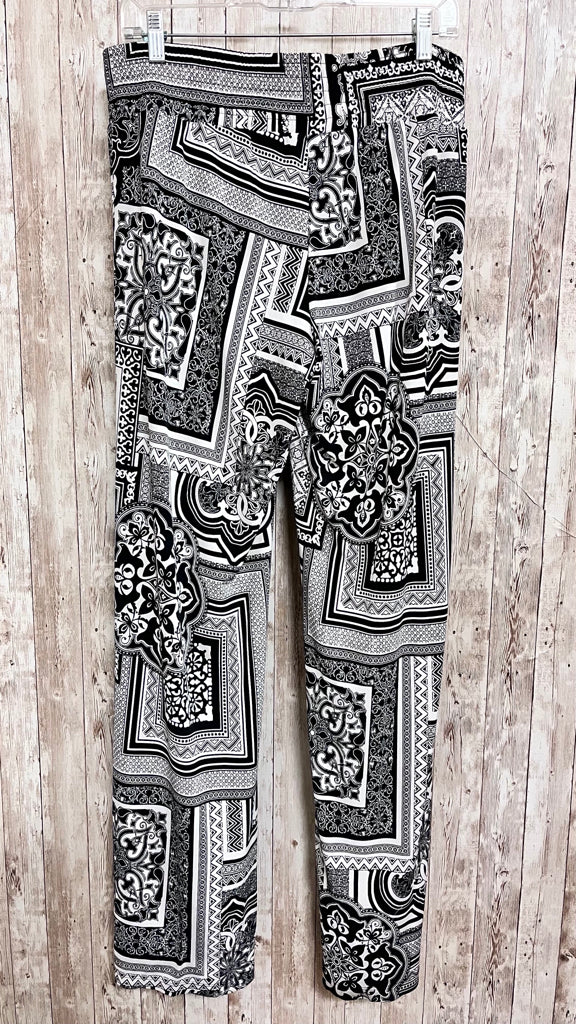 Size 4 CACHE BLACK AND WHITE PRINT Pants