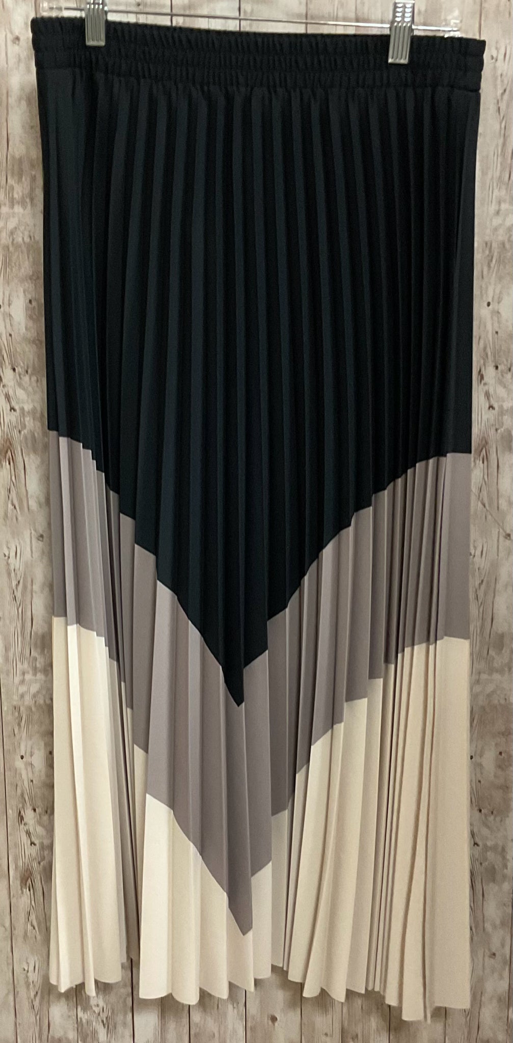 Size M MAX STUDIO BLACK MULTI Skirt