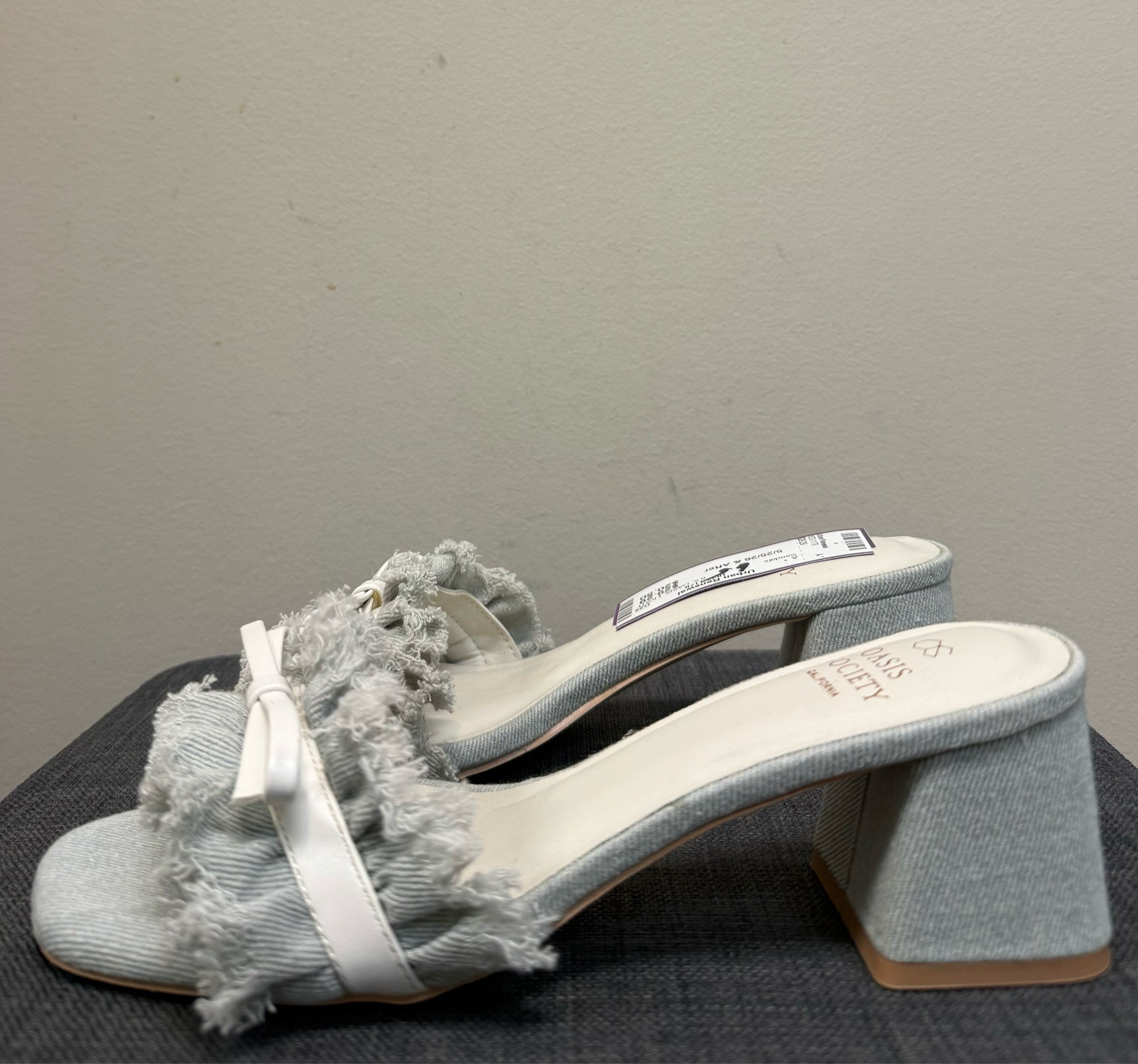 6.5 OASIS LIGHT DENIM Sandals