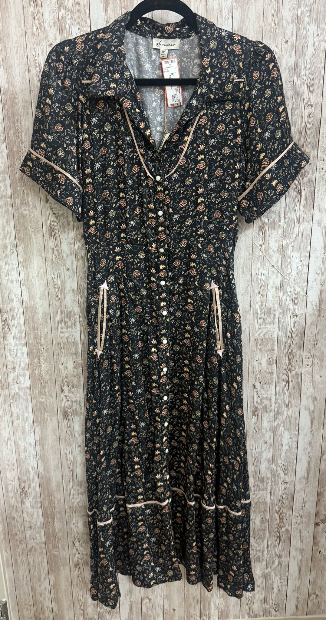 Size M SENDERO BLACK FLORAL Dress