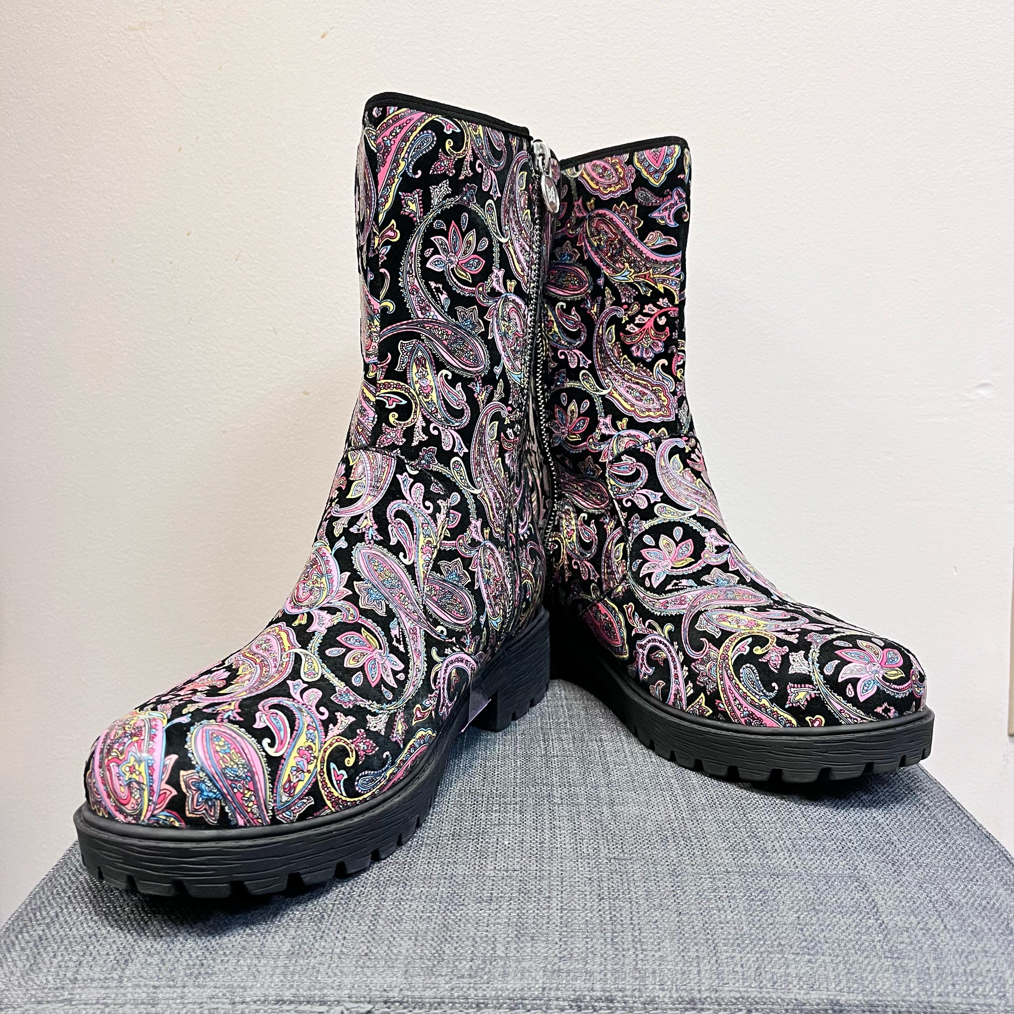 ALEGRIA 11 Black Print Boots