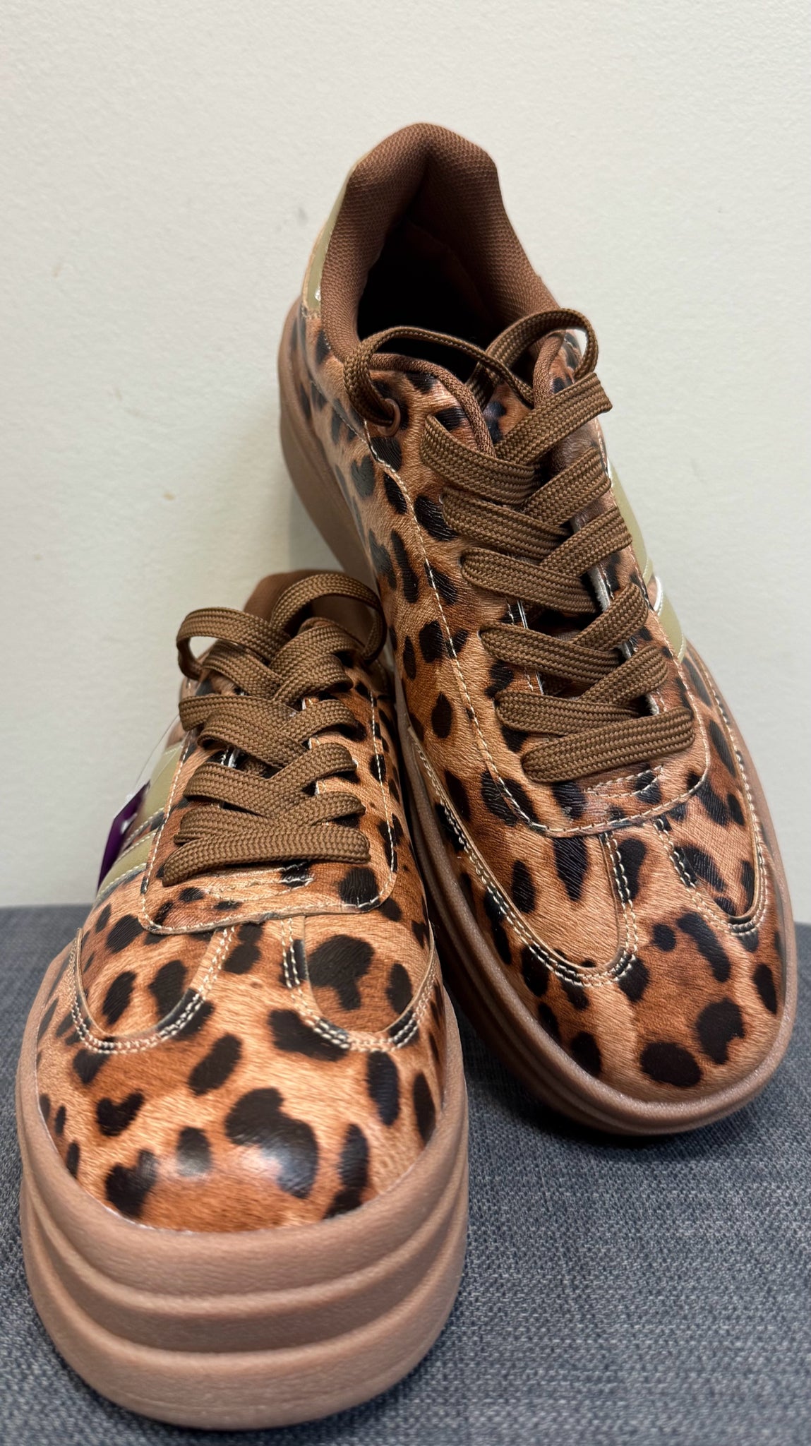 8.5 LA SHEELAH LEOPARD SHOES