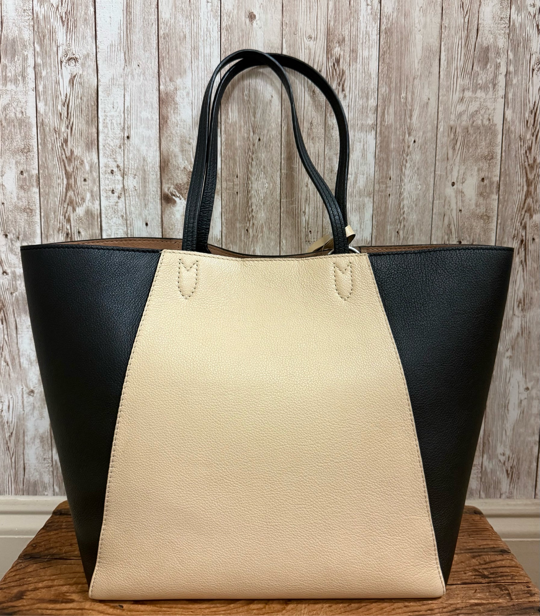 LOUIS VUITTON Tote