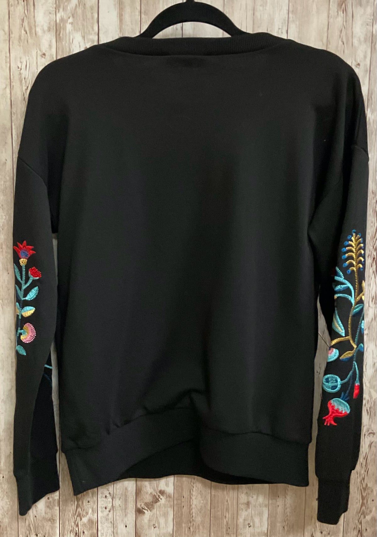 Size S SEE AND BE SEEN BLACK FLORAL Top