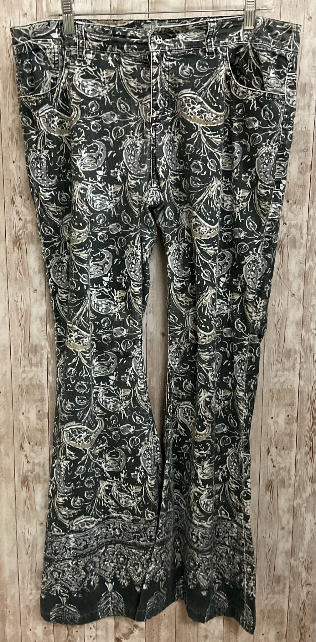 Size 12 FREE PEOPLE grey print Pants