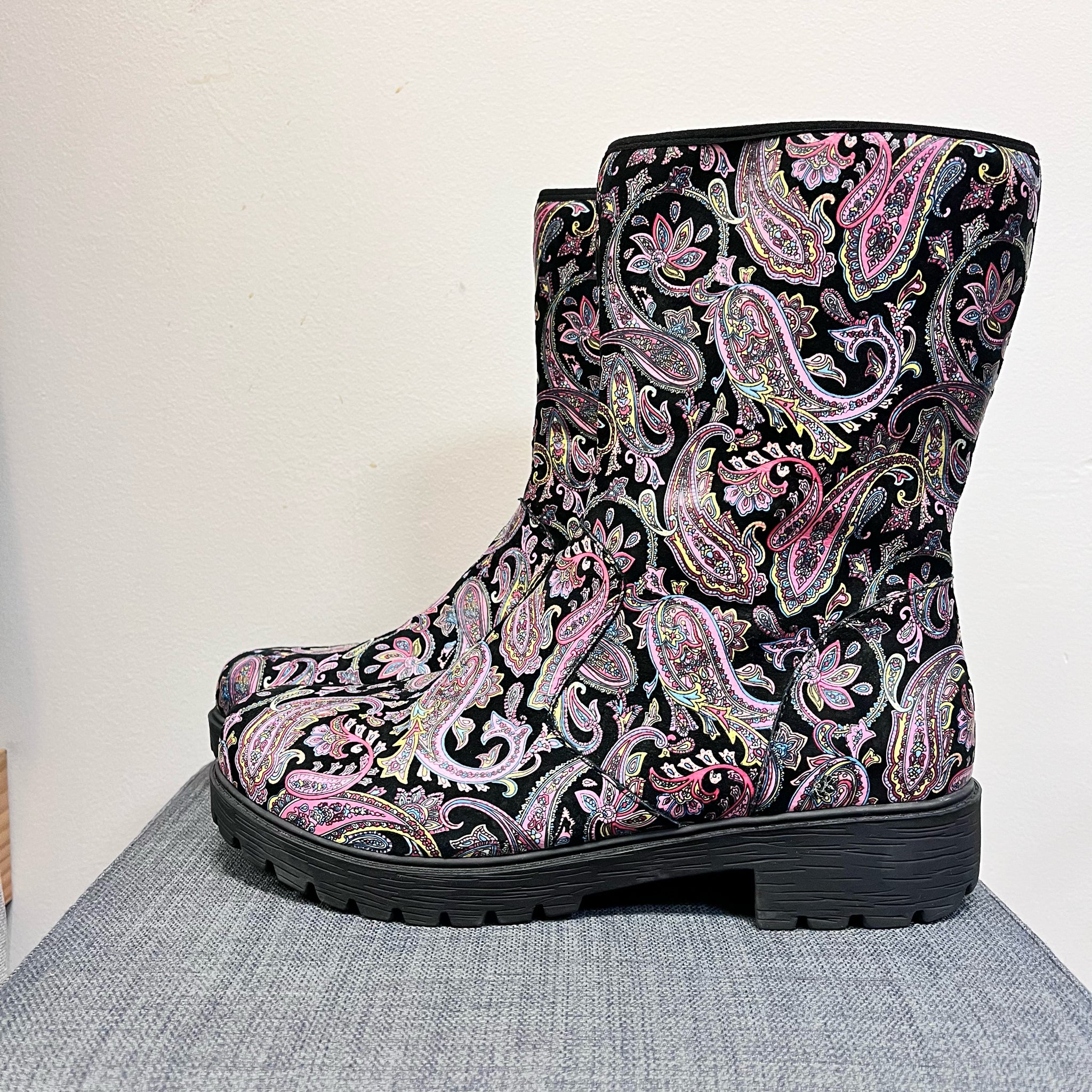 ALEGRIA 11 Black Print Boots