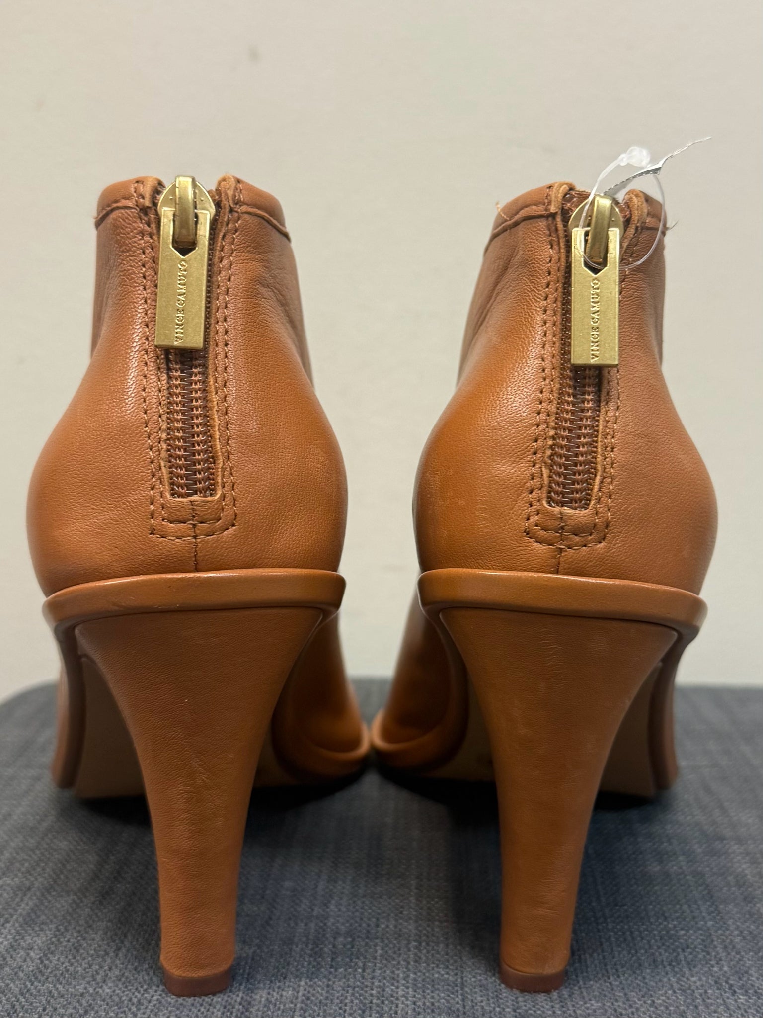 8.5 VINCE Tan SHOES