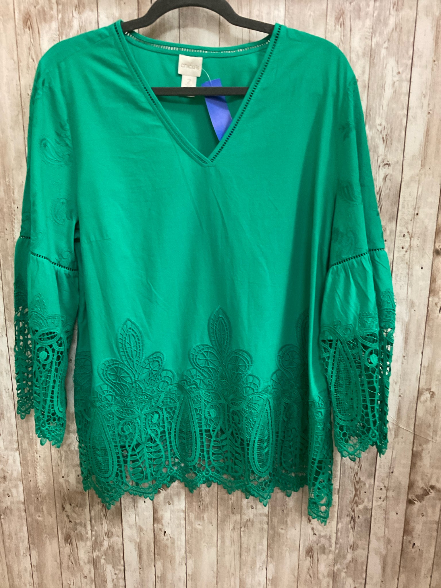 Size L CHICO'S GREEN WITH LACE Top