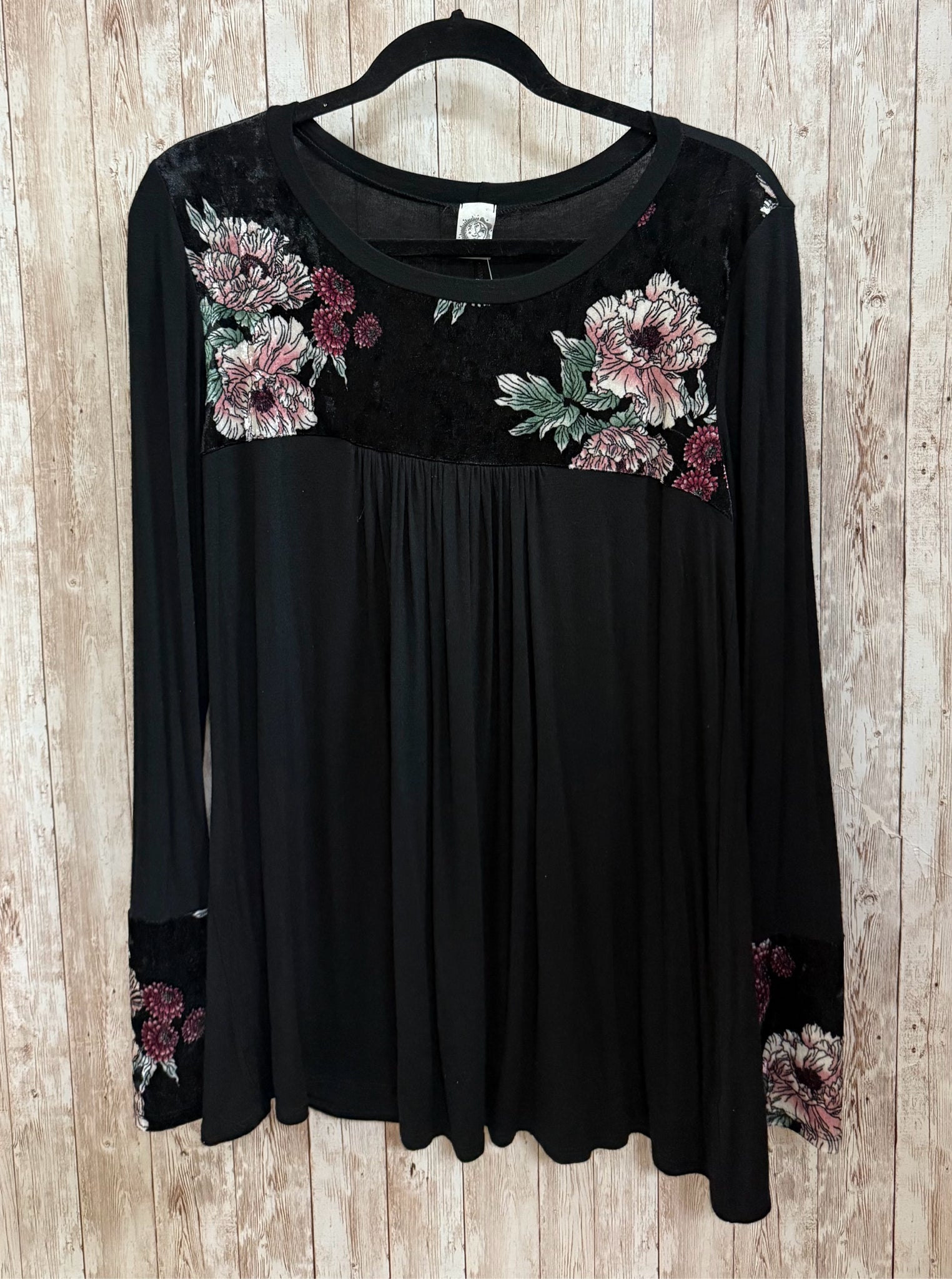 SUN&MOON Size M Black Top