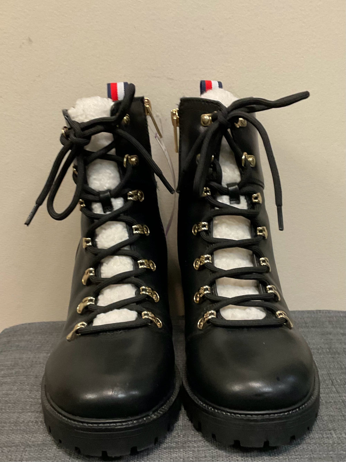 7 TOMMY HILFIGER Black Boots