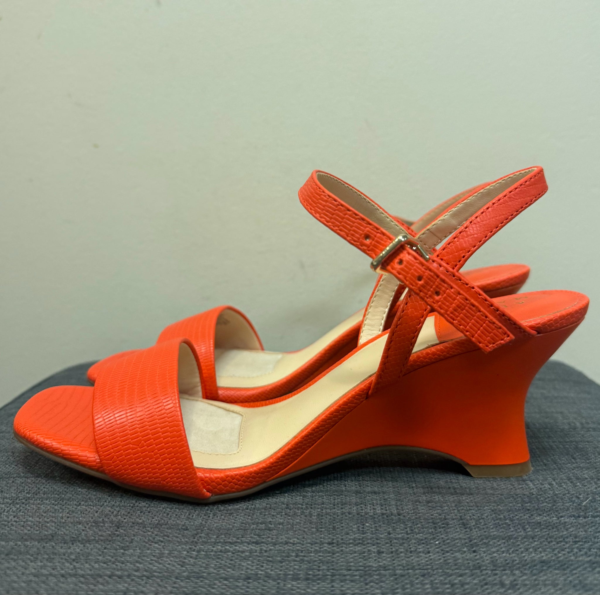8 ALEX MARIE Orange Wedges