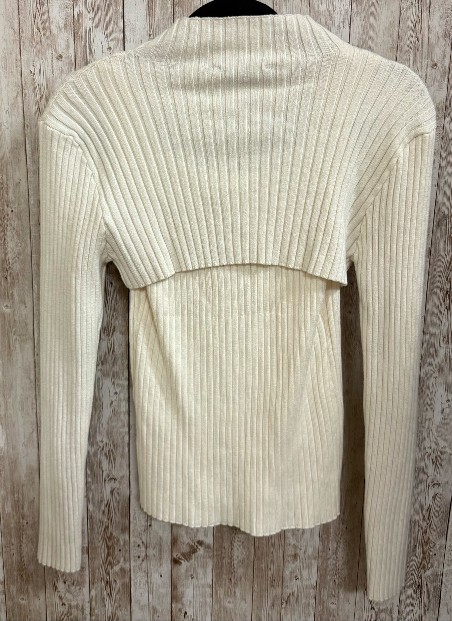 Size M PRETTY GARDEN Ivory Sweater
