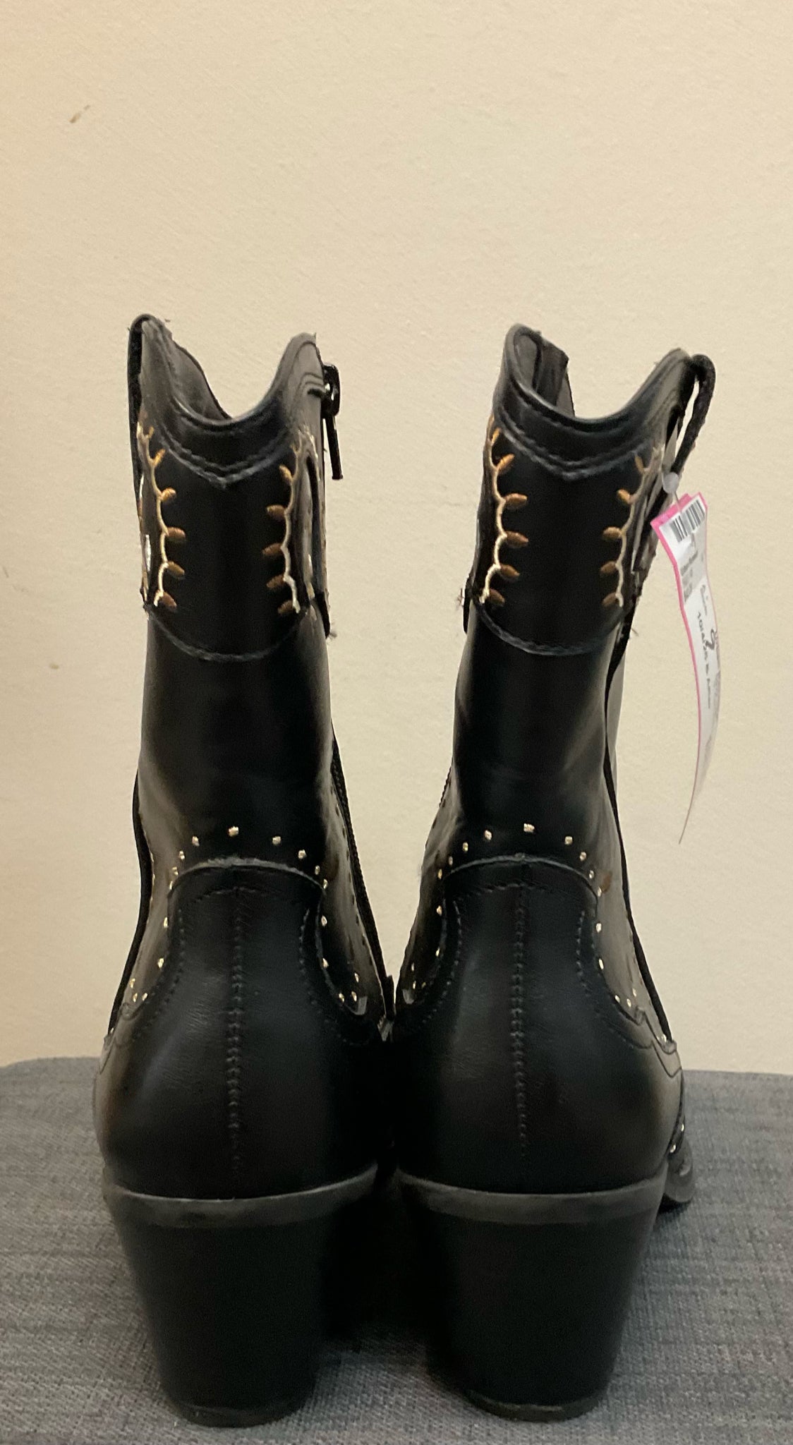 9 CROWN VINTAGE BLACK FLORAL Boots