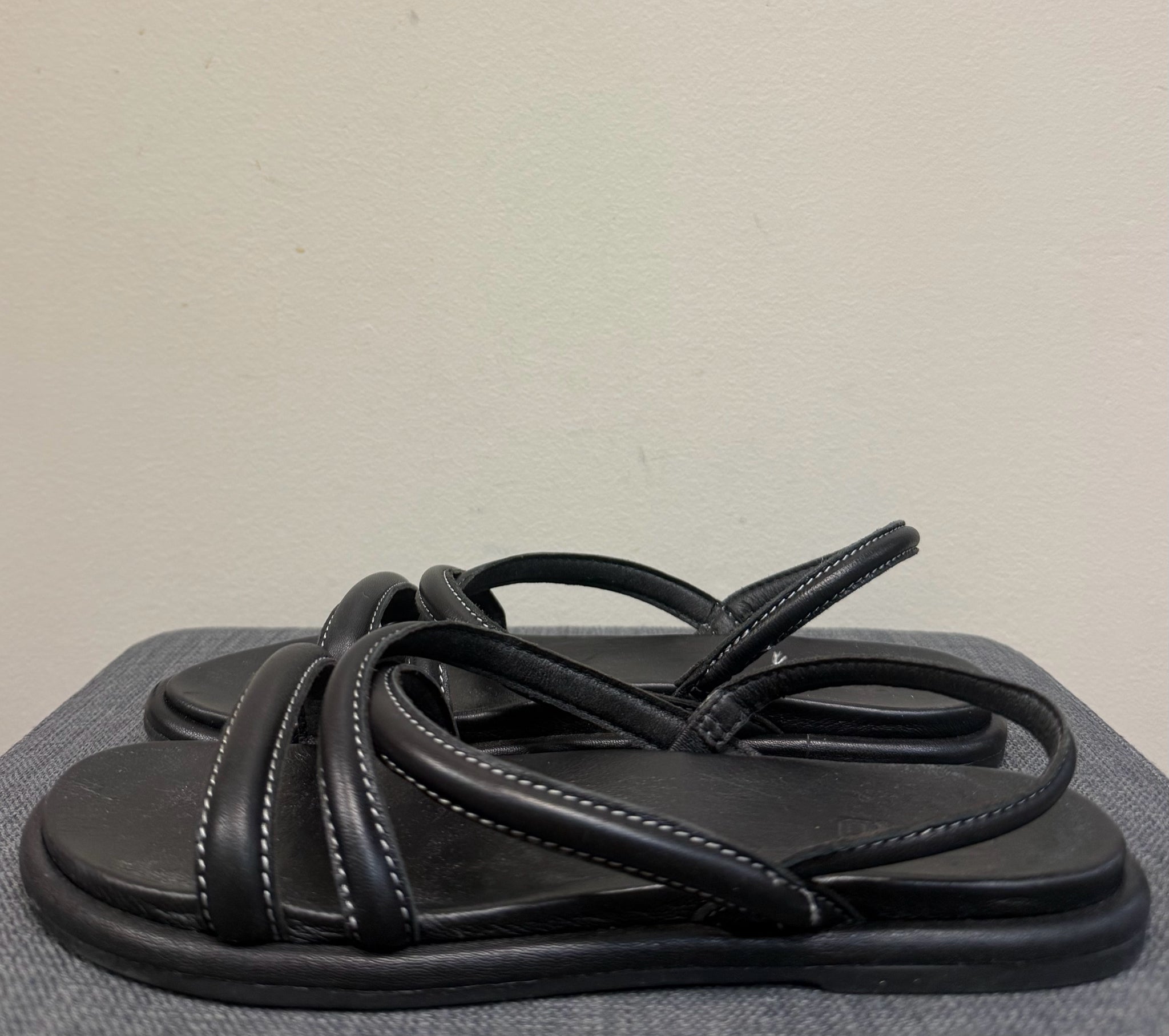 7 OLUKAI Black Sandals