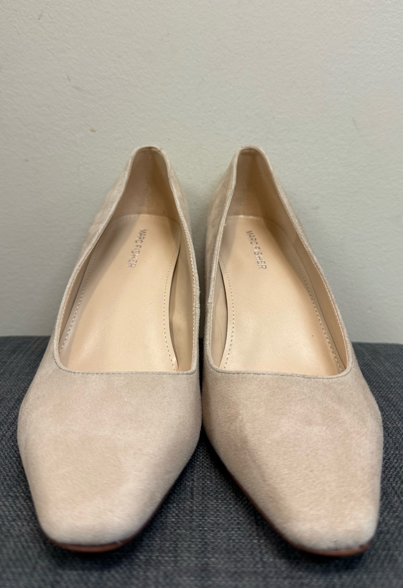 8.5 MARC FISHER Beige Pumps